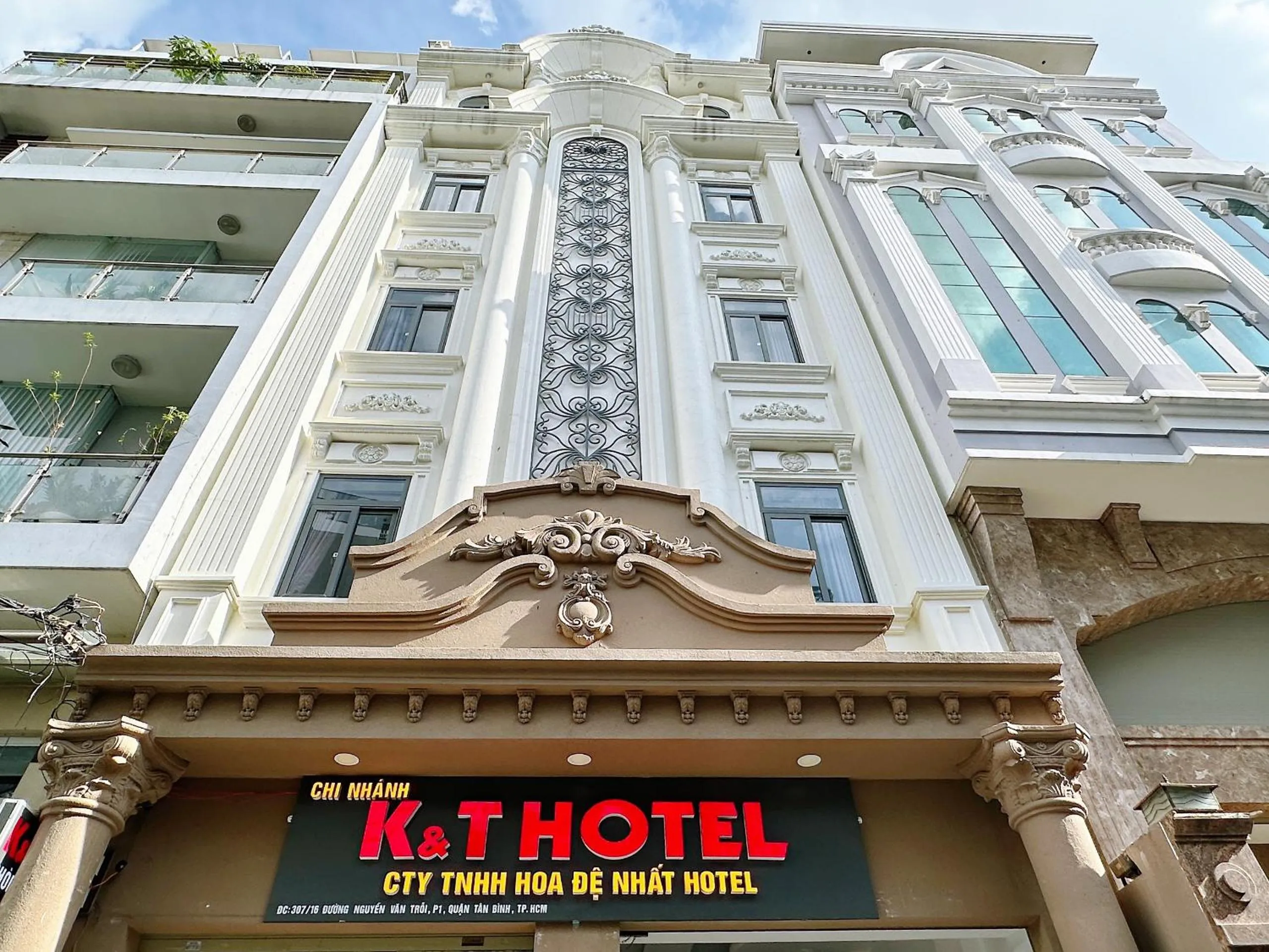 Property building in K&T Hotel - Sân Bay Tân Sơn Nhất