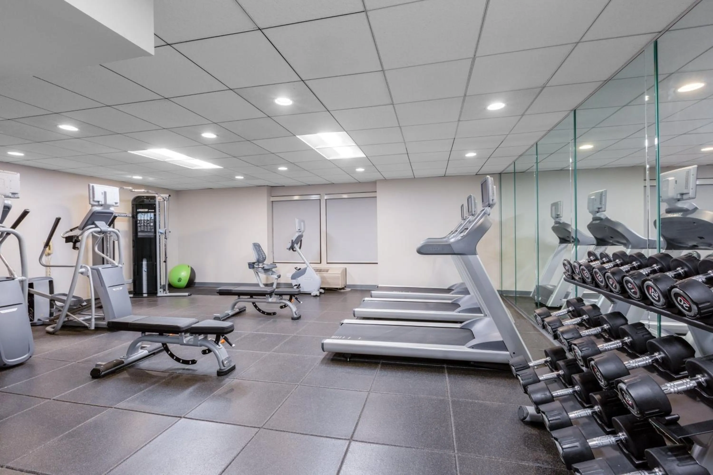 Fitness centre/facilities in Holiday Inn La Mirada Buena Park by IHG