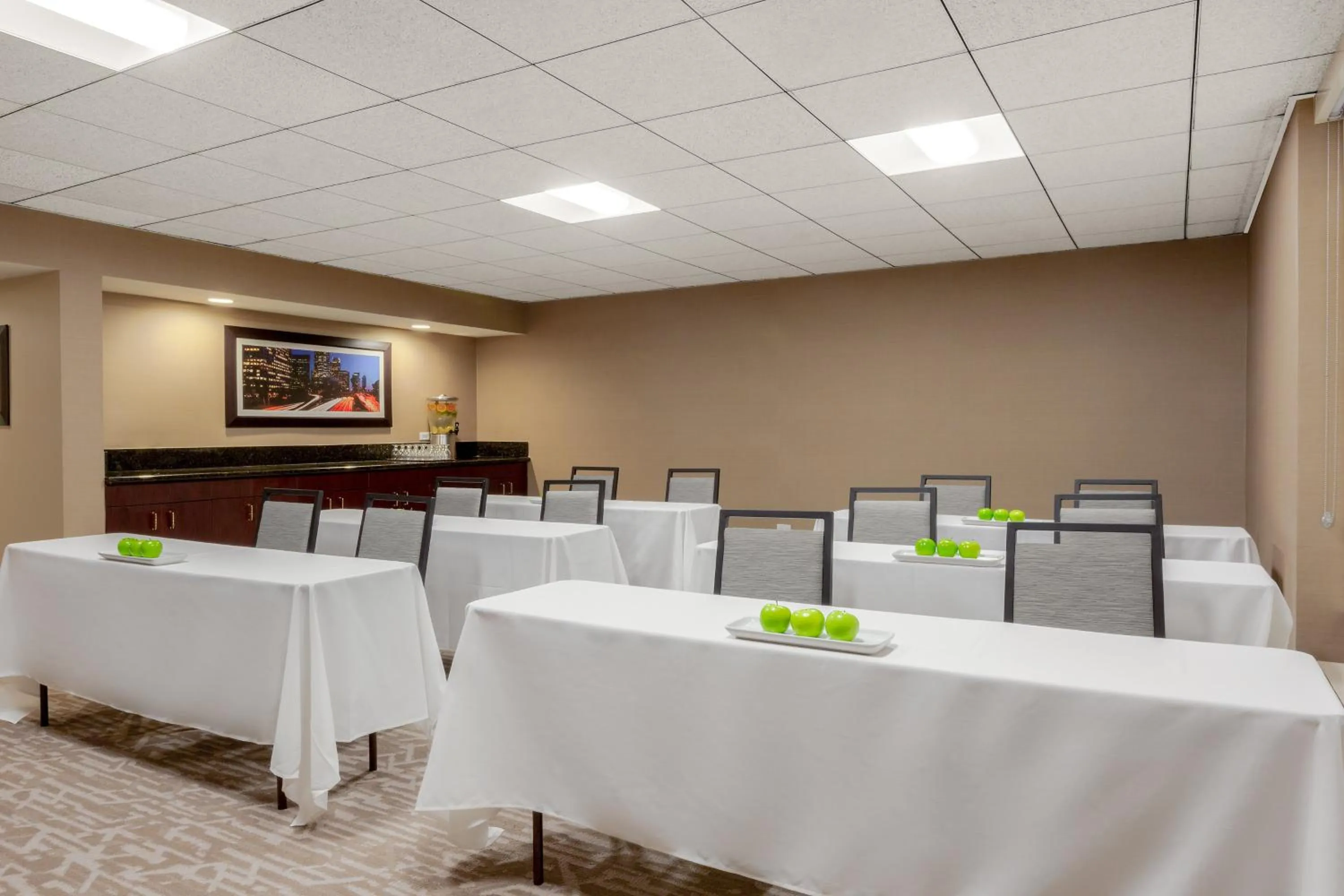 Meeting/conference room in Holiday Inn La Mirada Buena Park by IHG
