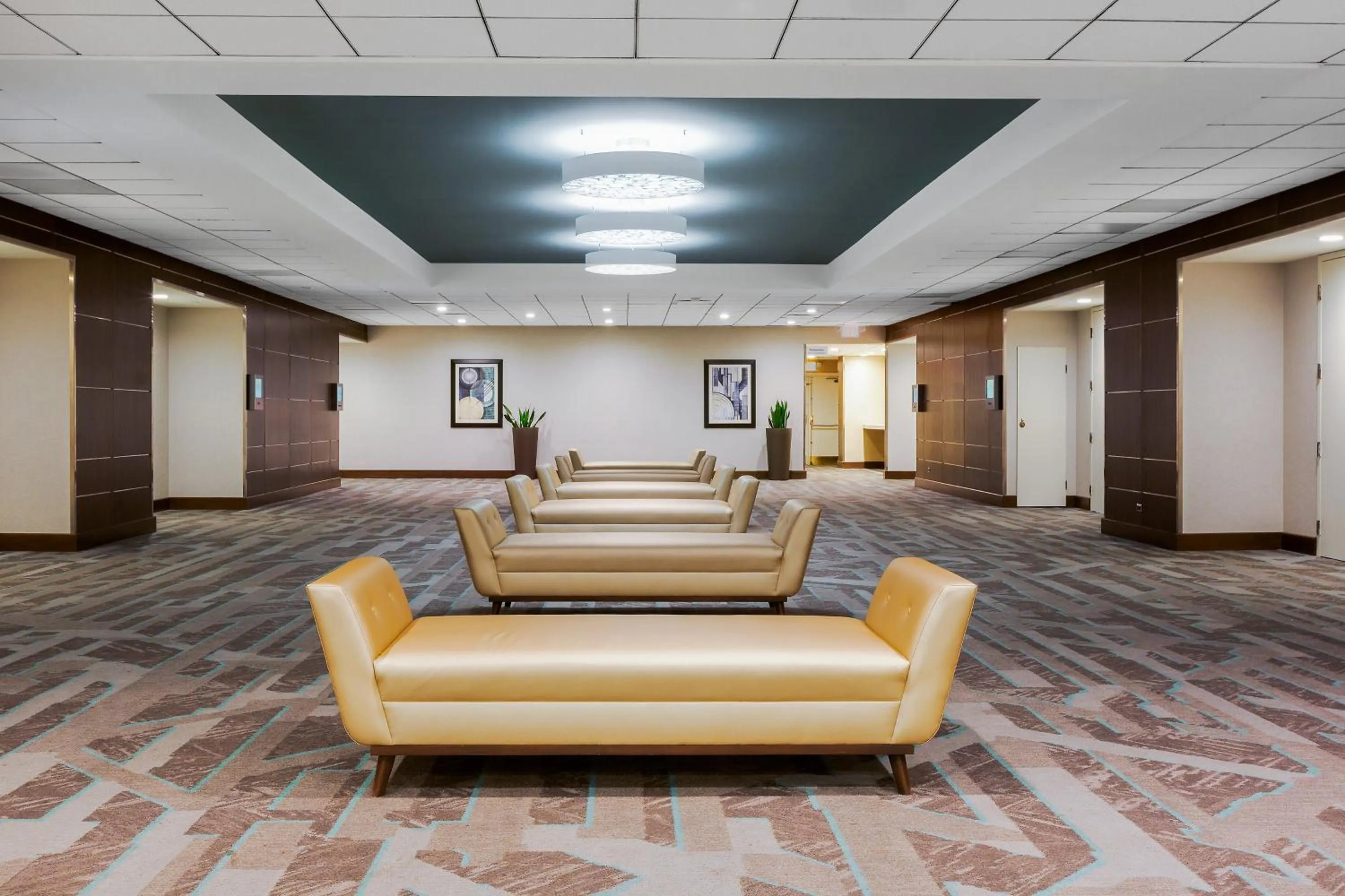 Property building in Holiday Inn La Mirada Buena Park by IHG