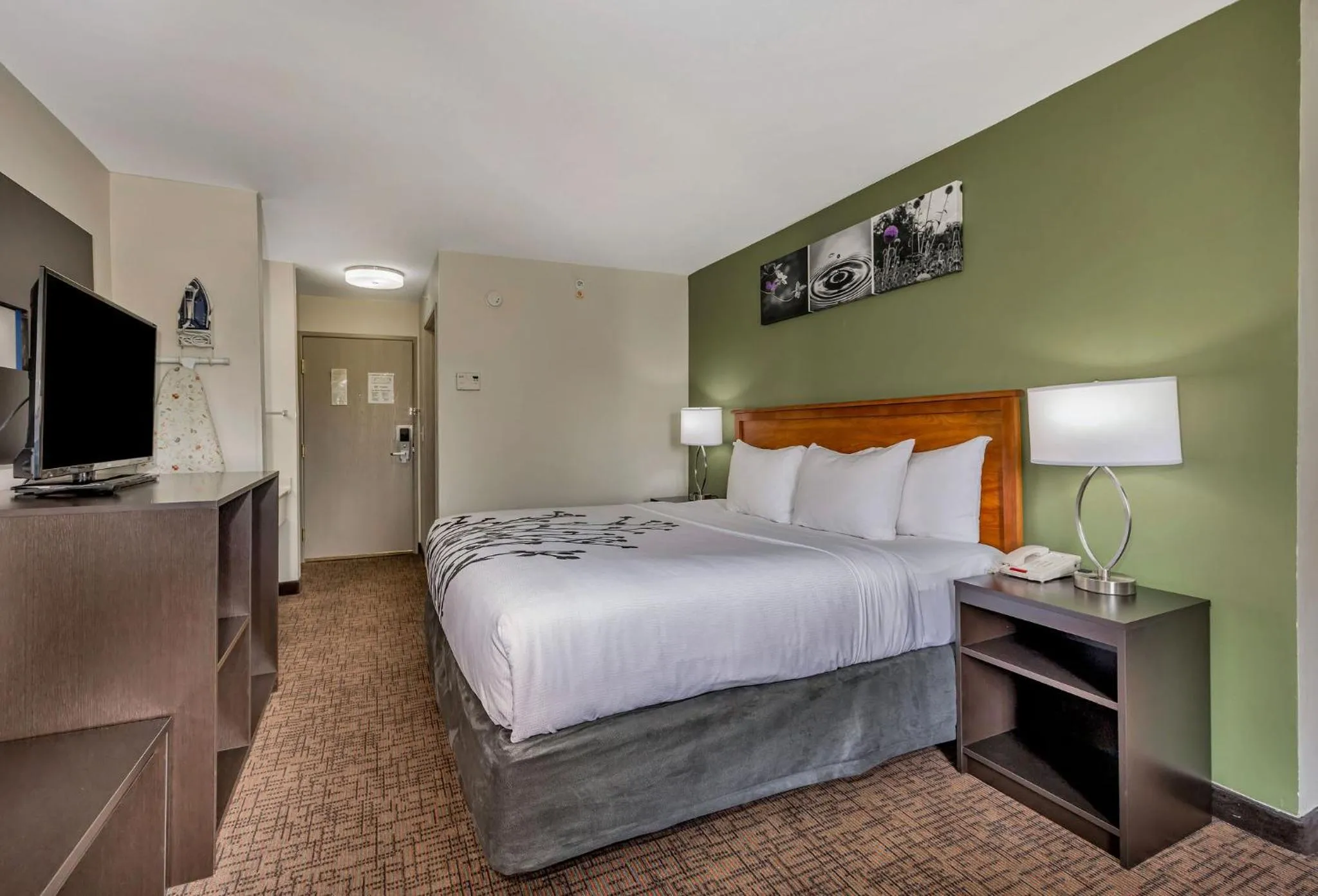 TV and multimedia, Bed in College Inn