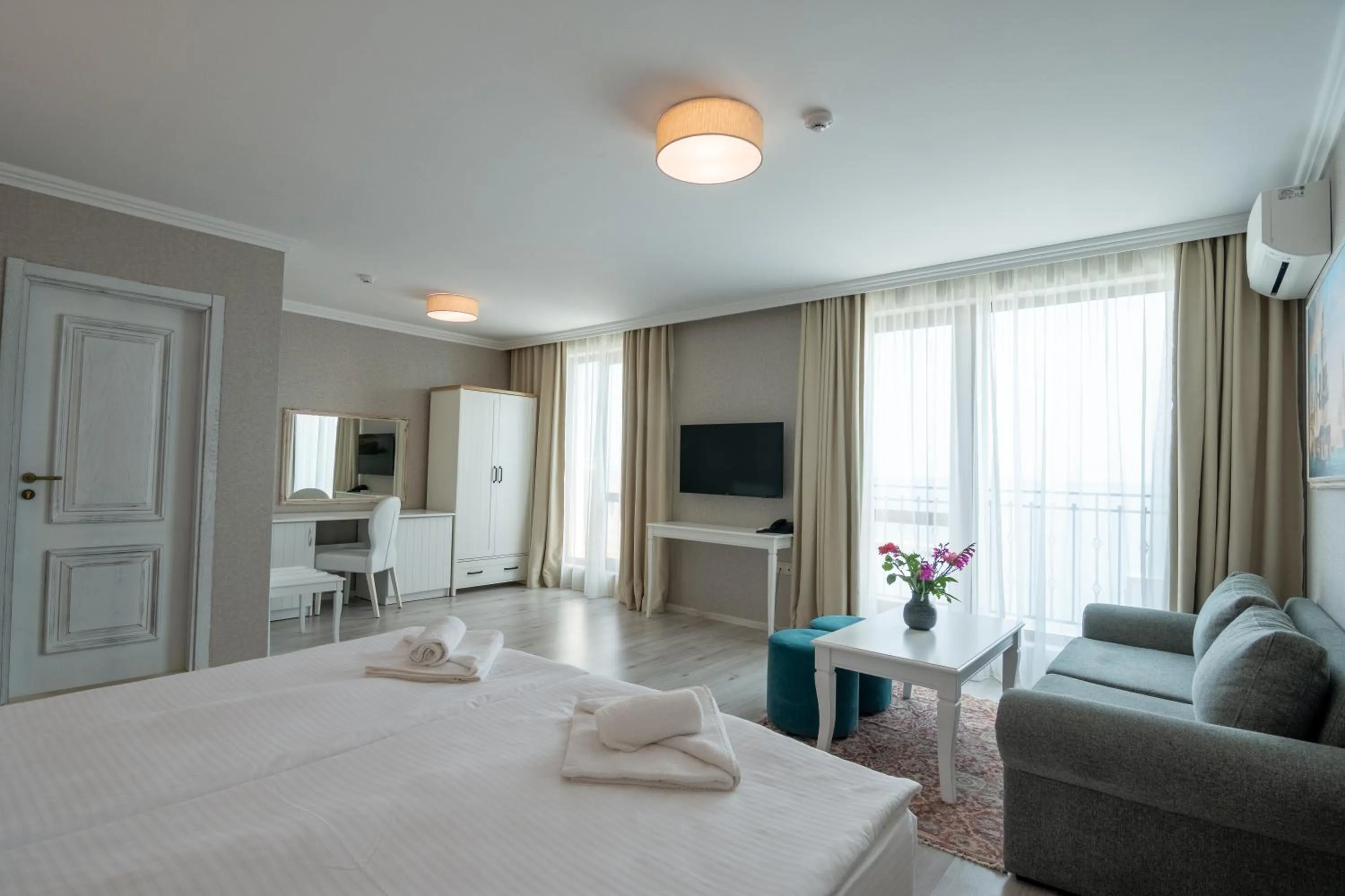 Photo of the whole room, Bed in Maria Palace Complex