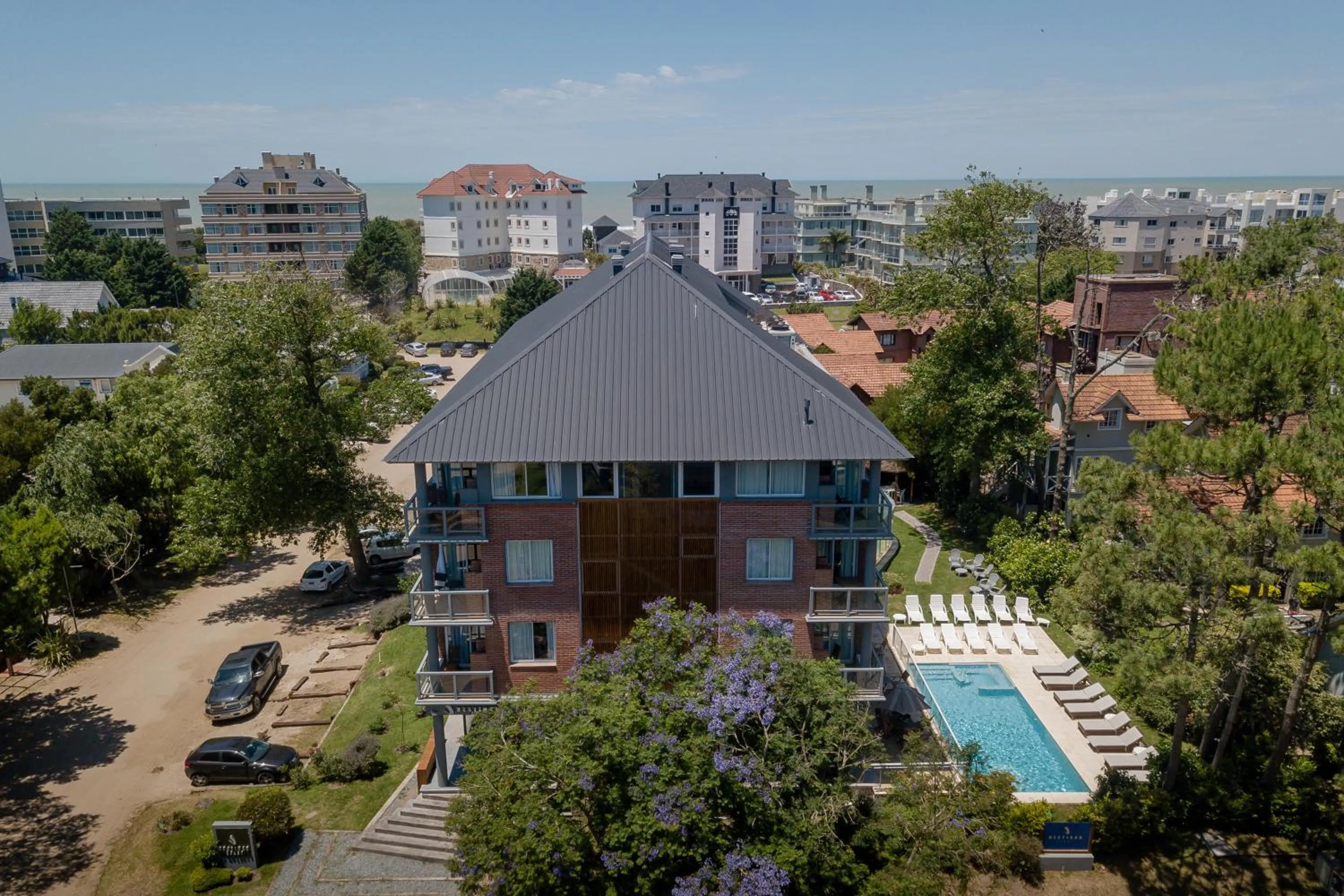 Property building in Destinar Apart