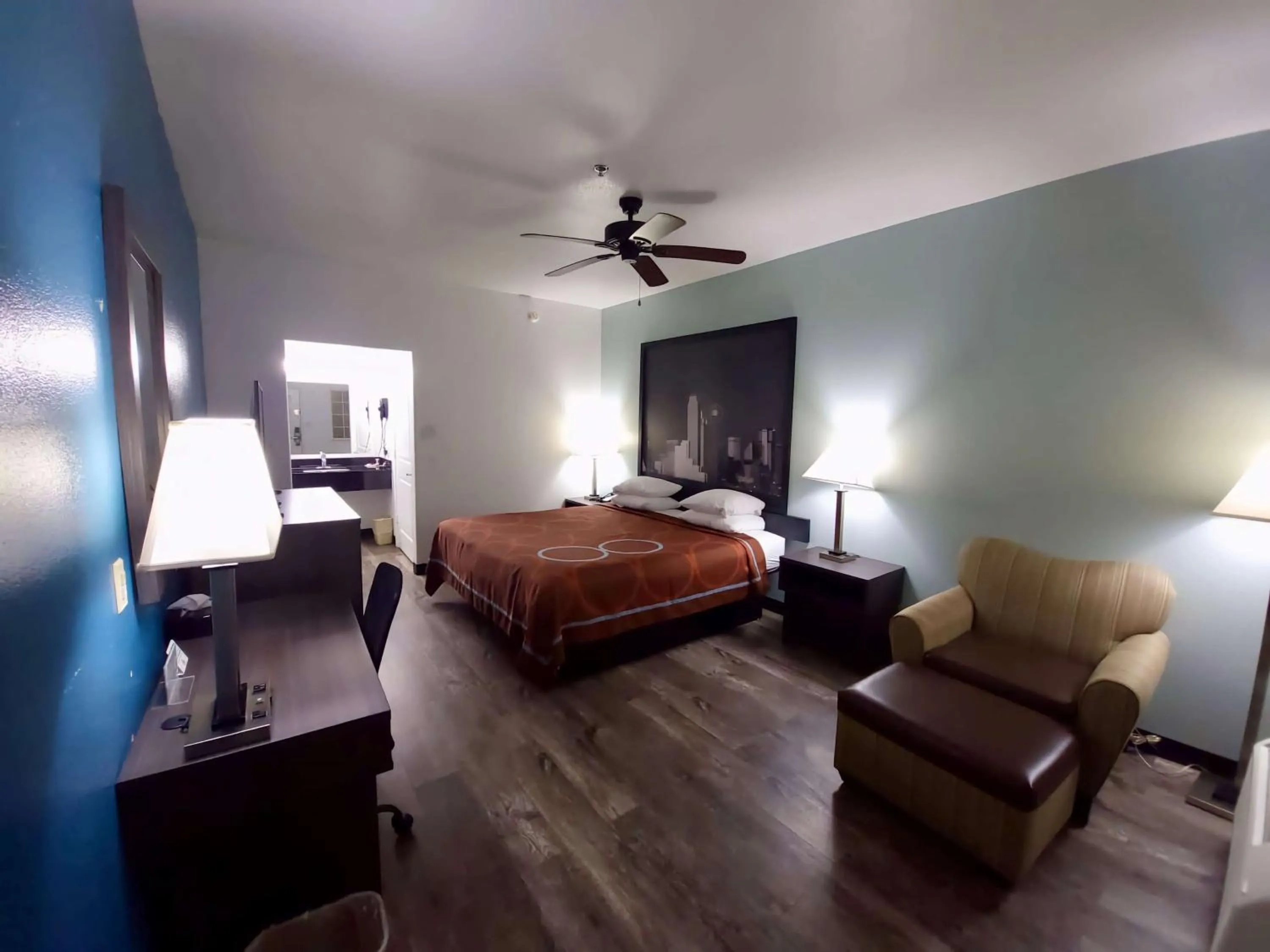 Photo of the whole room, Bed in Super 8 by Wyndham Forney/East Dallas