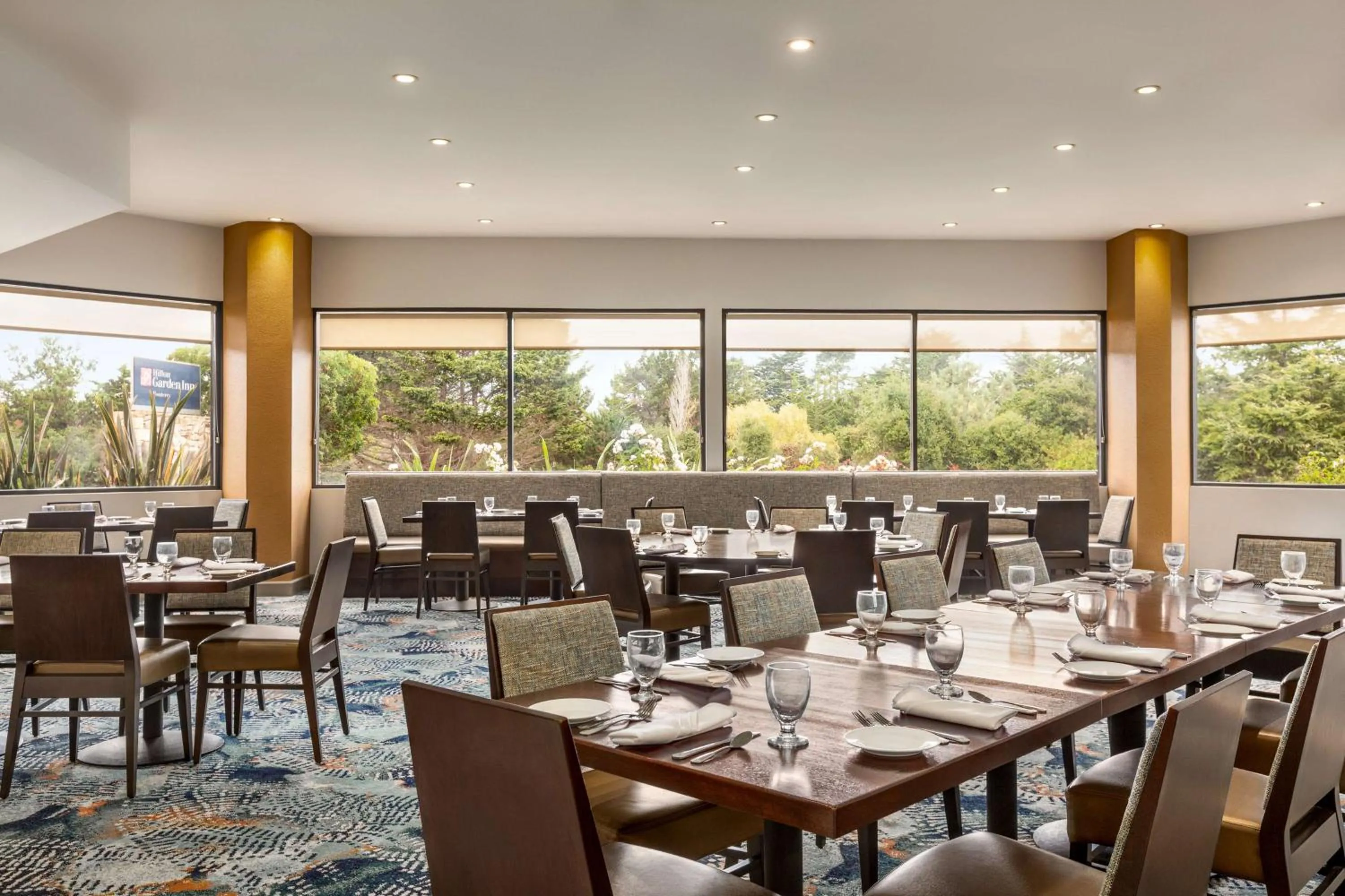 Restaurant/places to eat in Hilton Garden Inn Monterey