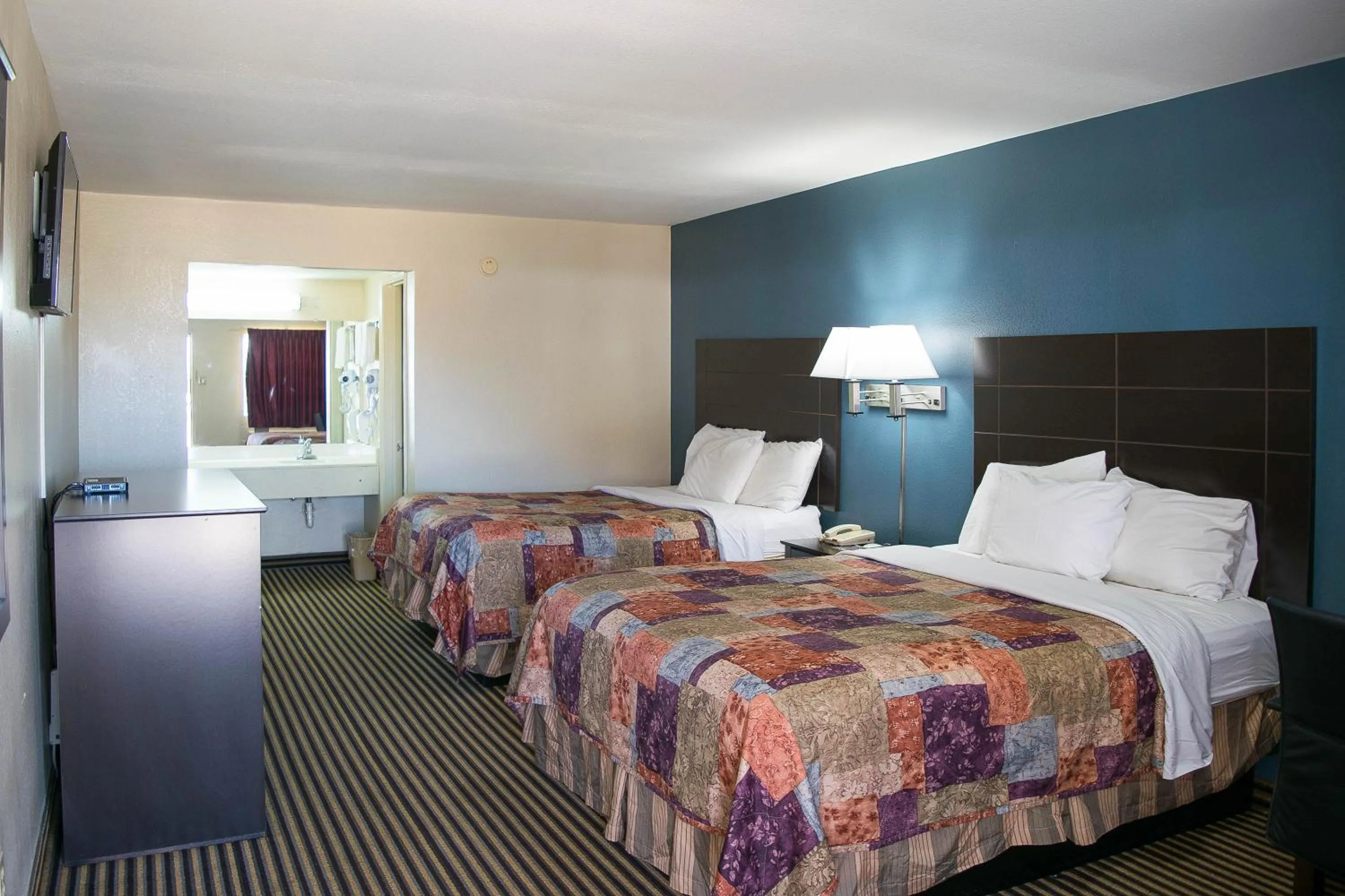 Photo of the whole room, Bed in Countryside Inn