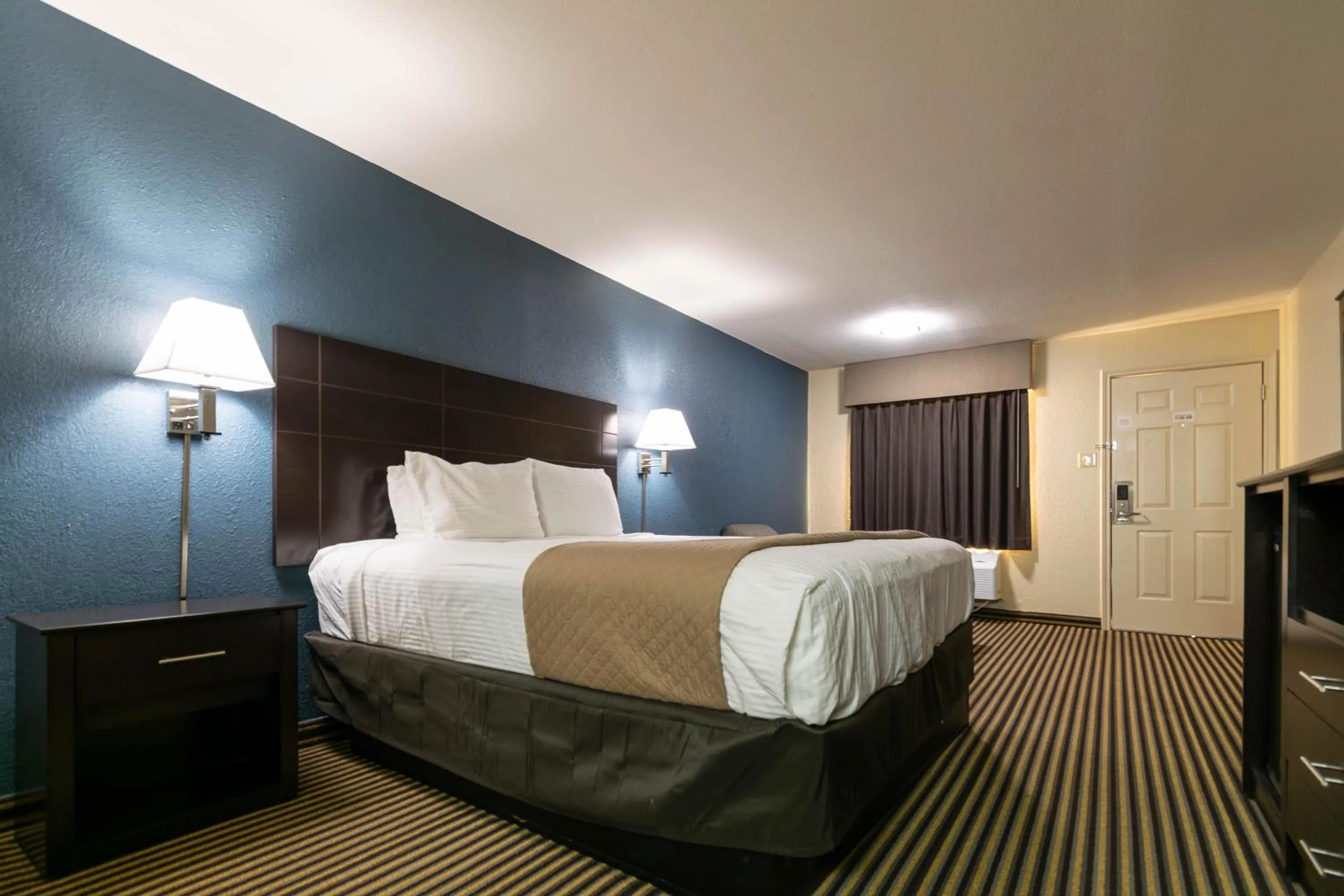 Photo of the whole room, Bed in Countryside Inn