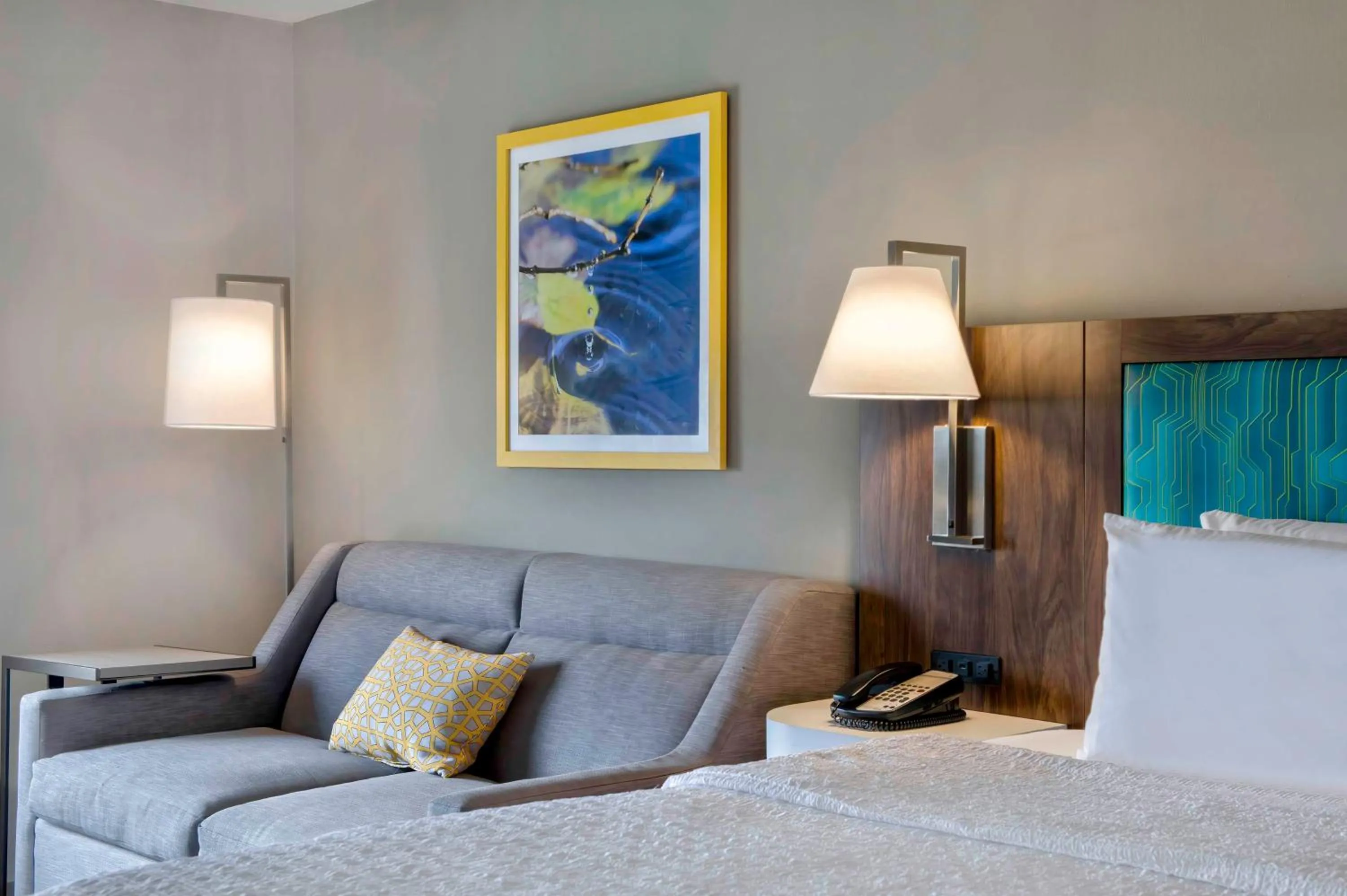 Bed in Hampton Inn & Suites Jackson