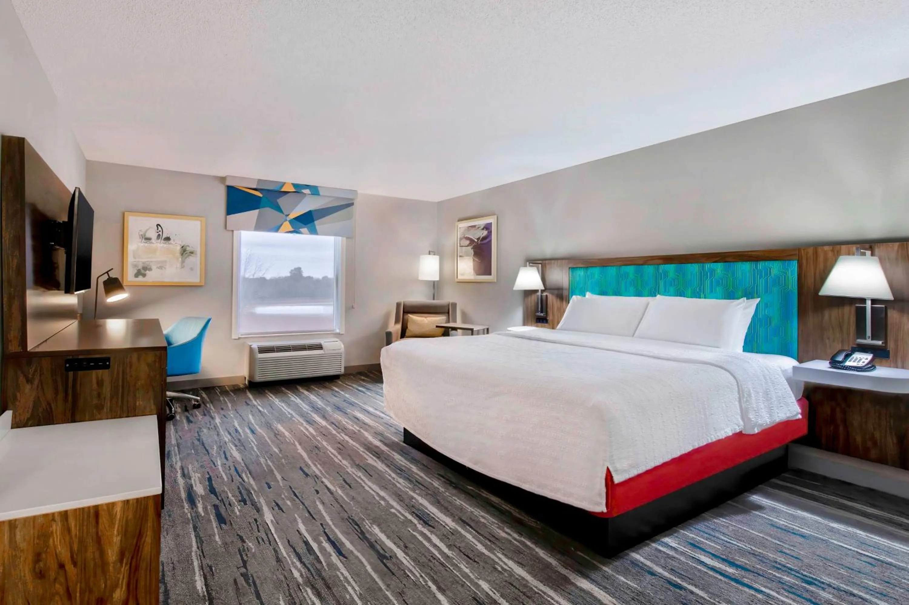 Bed in Hampton Inn & Suites Jackson