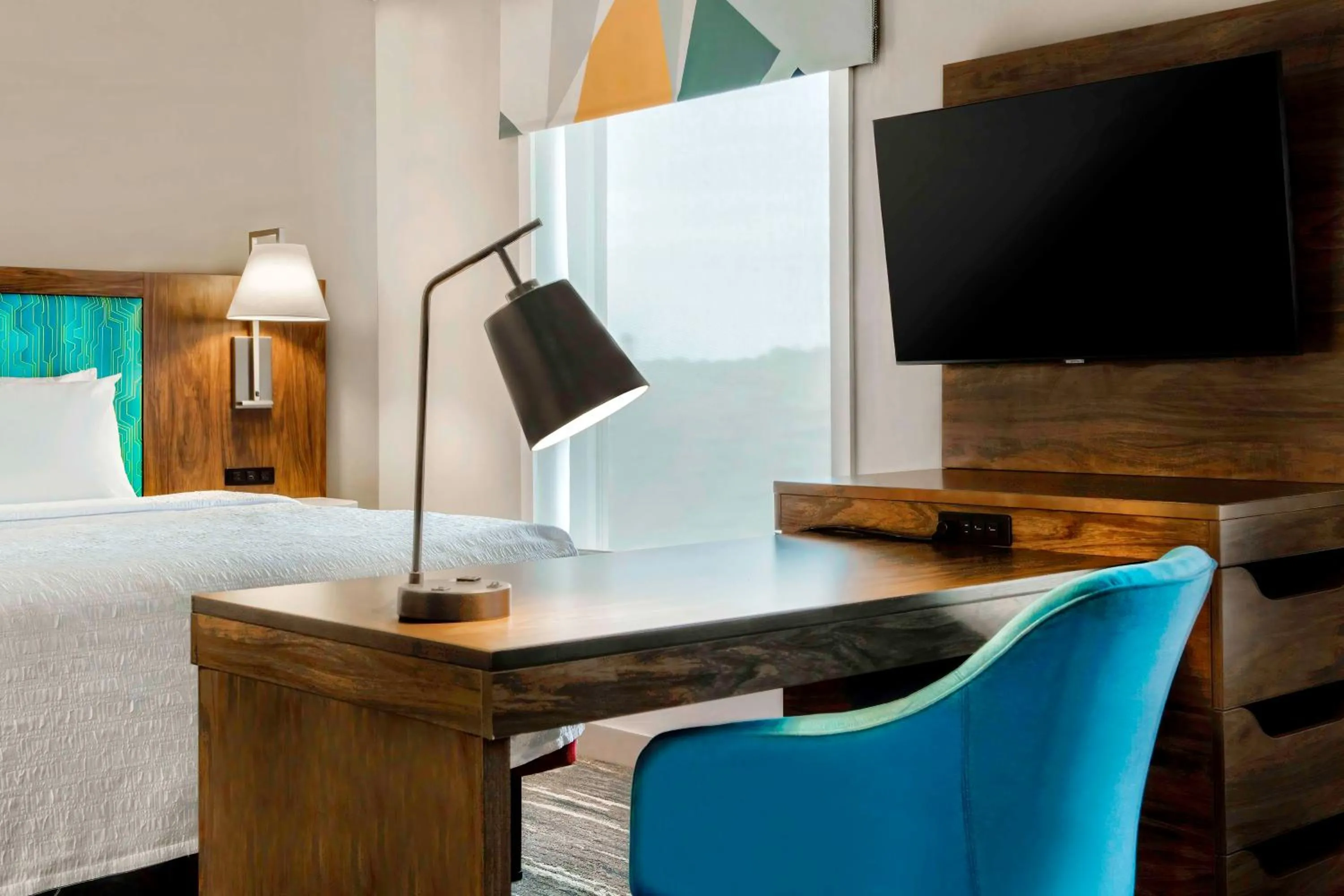 Bed in Hampton Inn & Suites Jackson