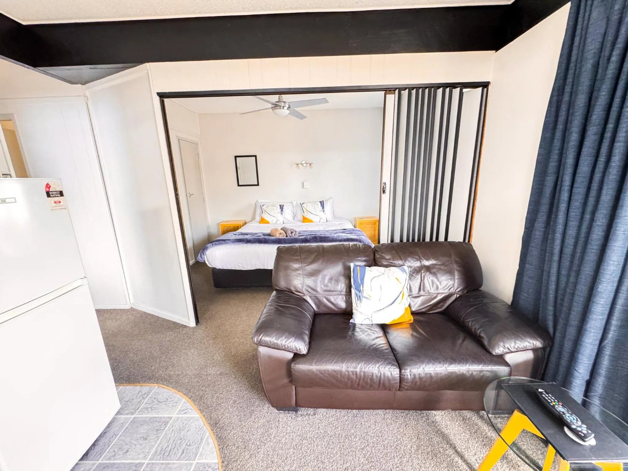 Bed in Waikanae Beach Motel