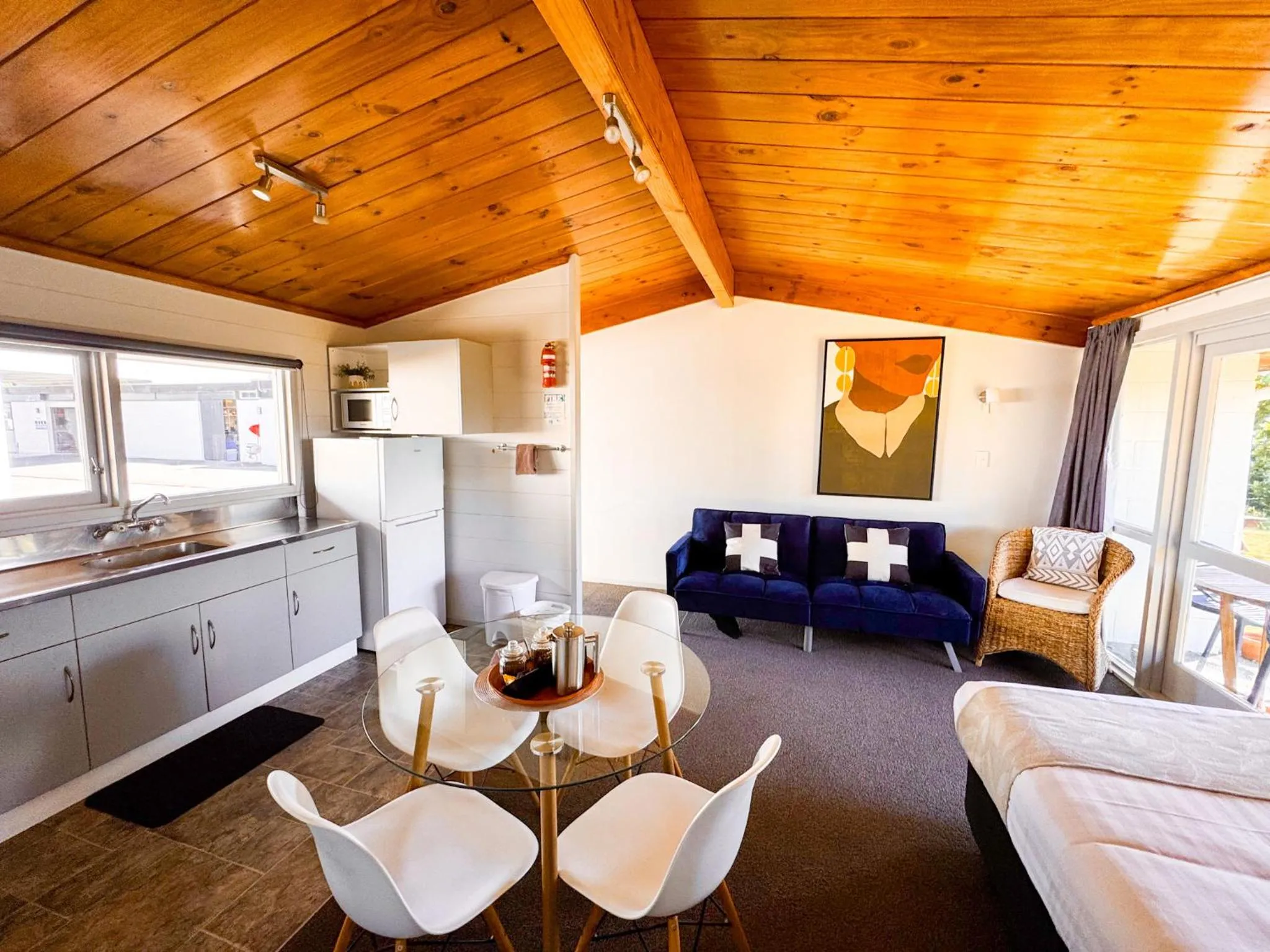 Bed in Waikanae Beach Motel