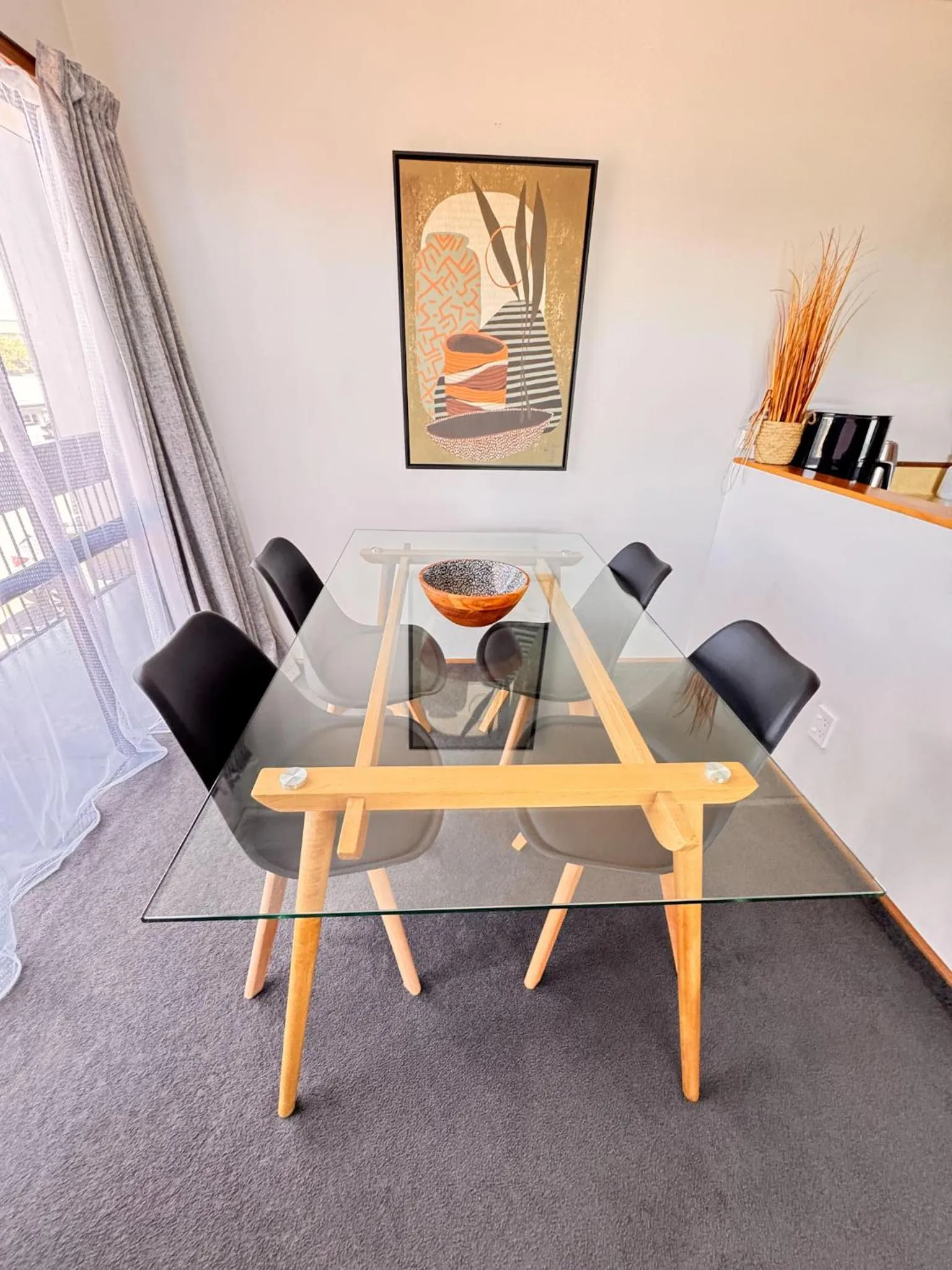 Dining area in Waikanae Beach Motel