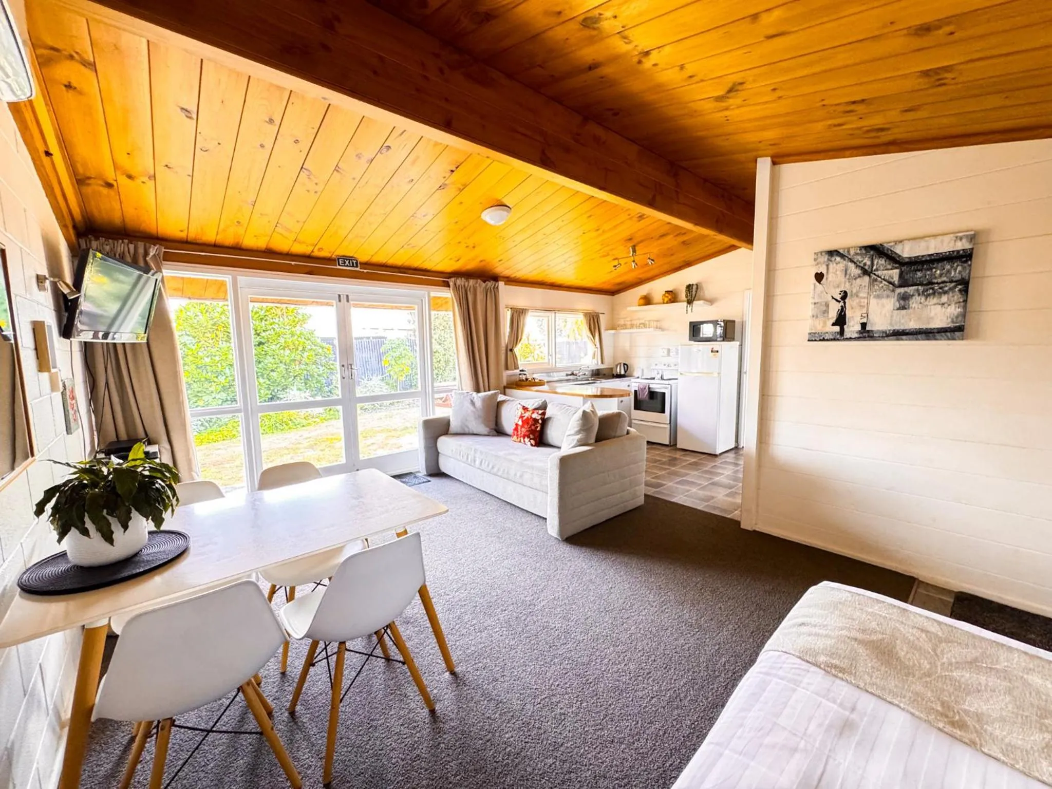 Two-Bedroom Apartment in Waikanae Beach Motel