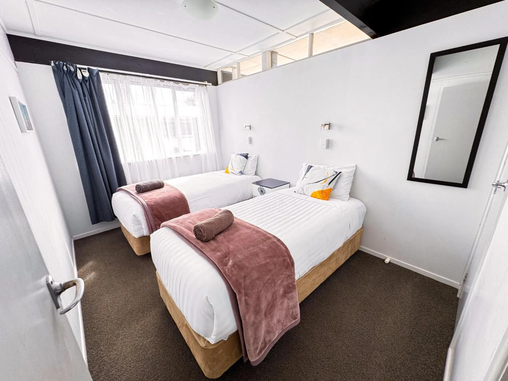 Bed in Waikanae Beach Motel