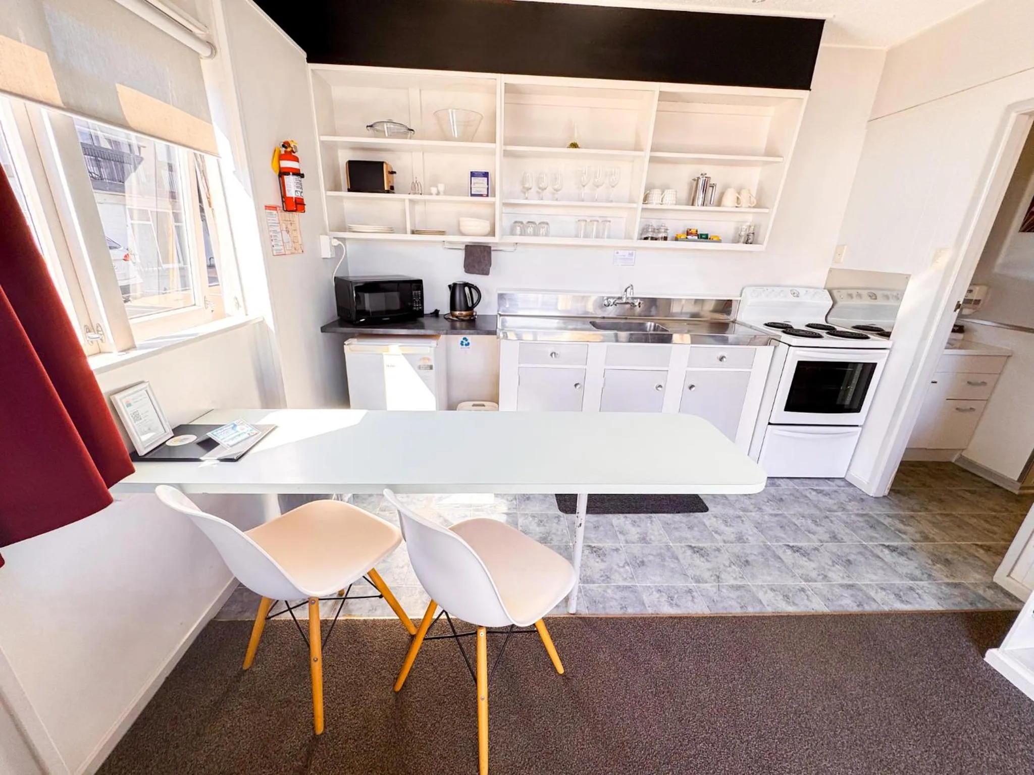 Kitchen or kitchenette in Waikanae Beach Motel