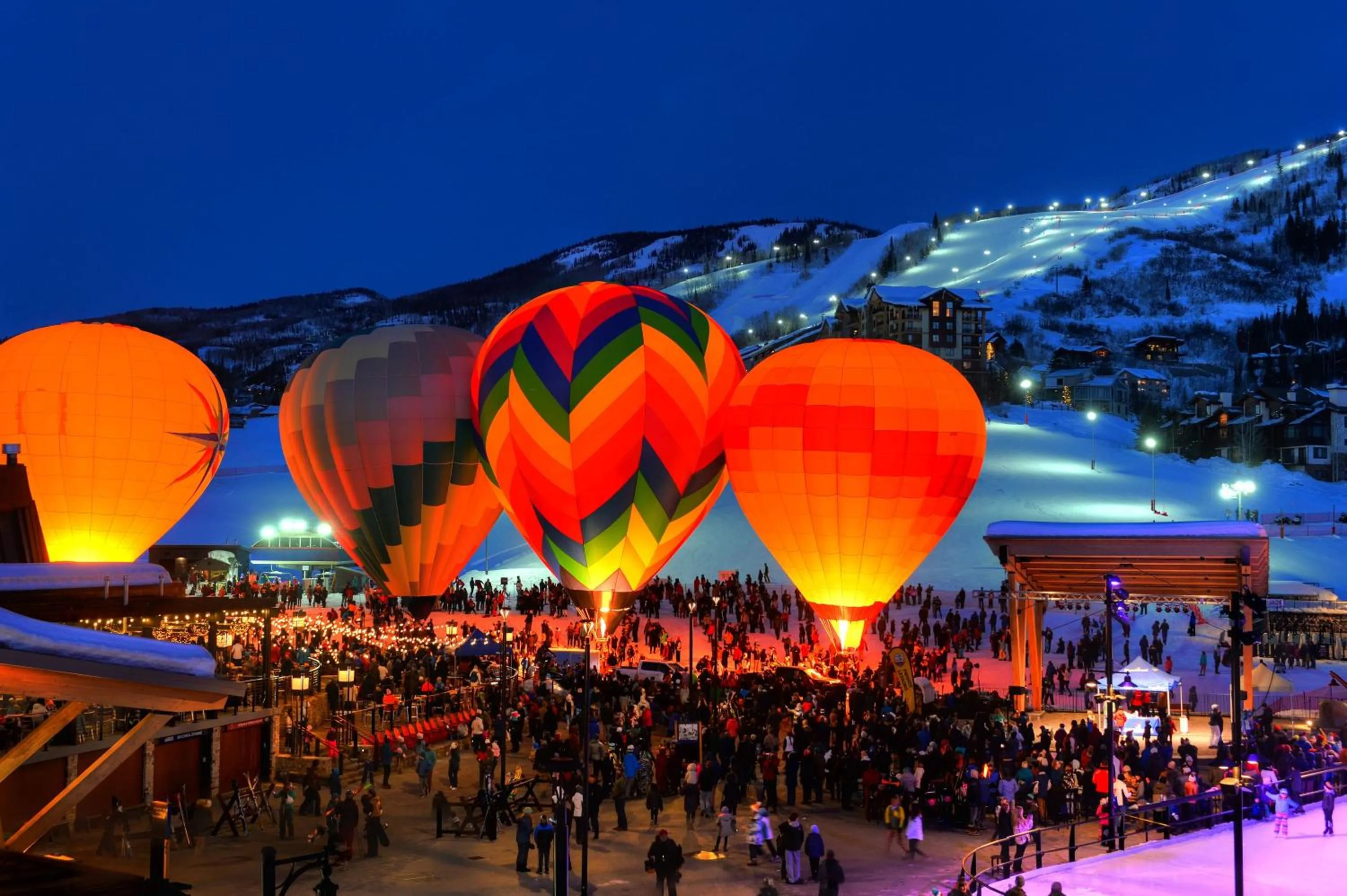 Evening entertainment in The Steamboat Grand