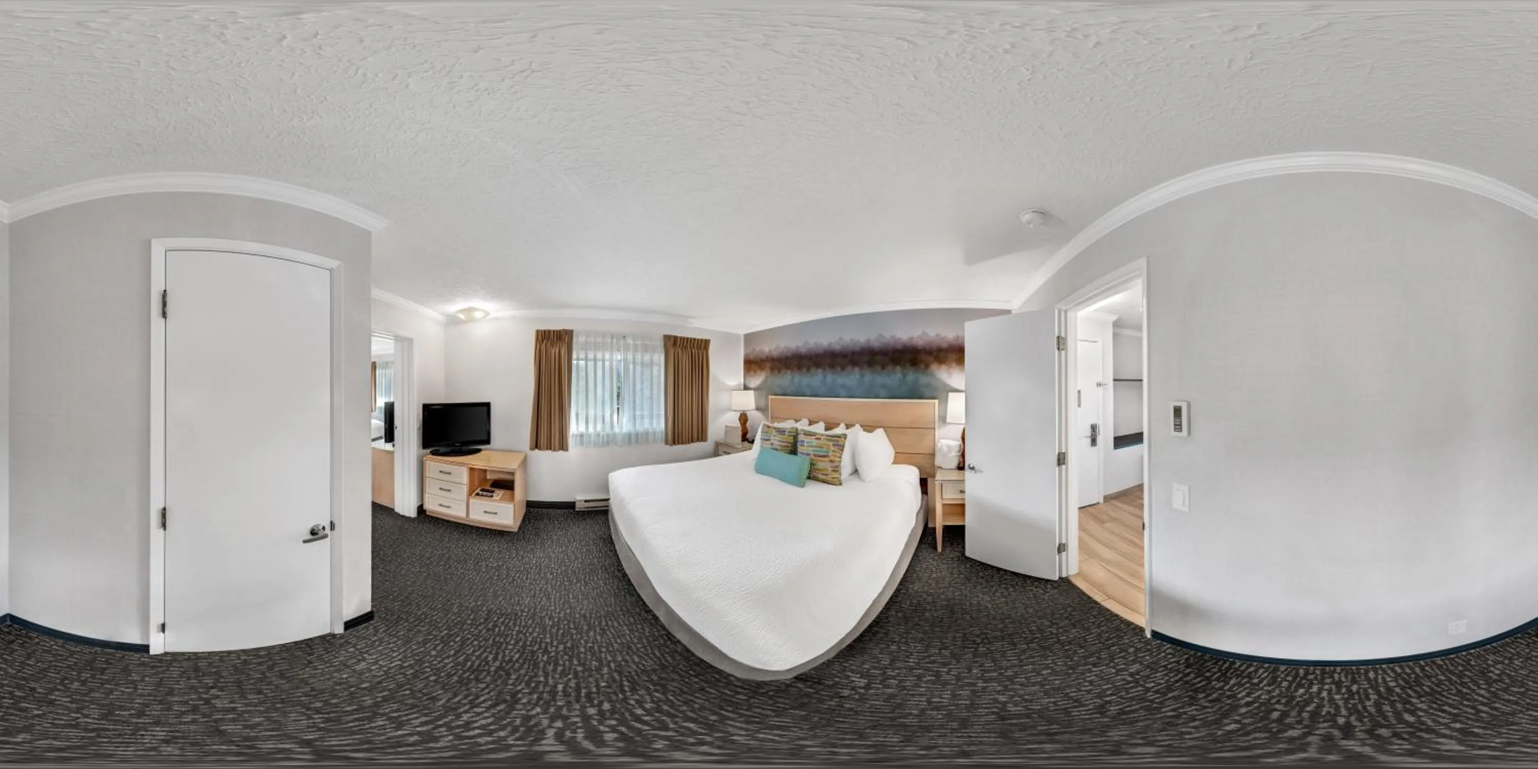 Bed in Hallmark Resort in Cannon Beach