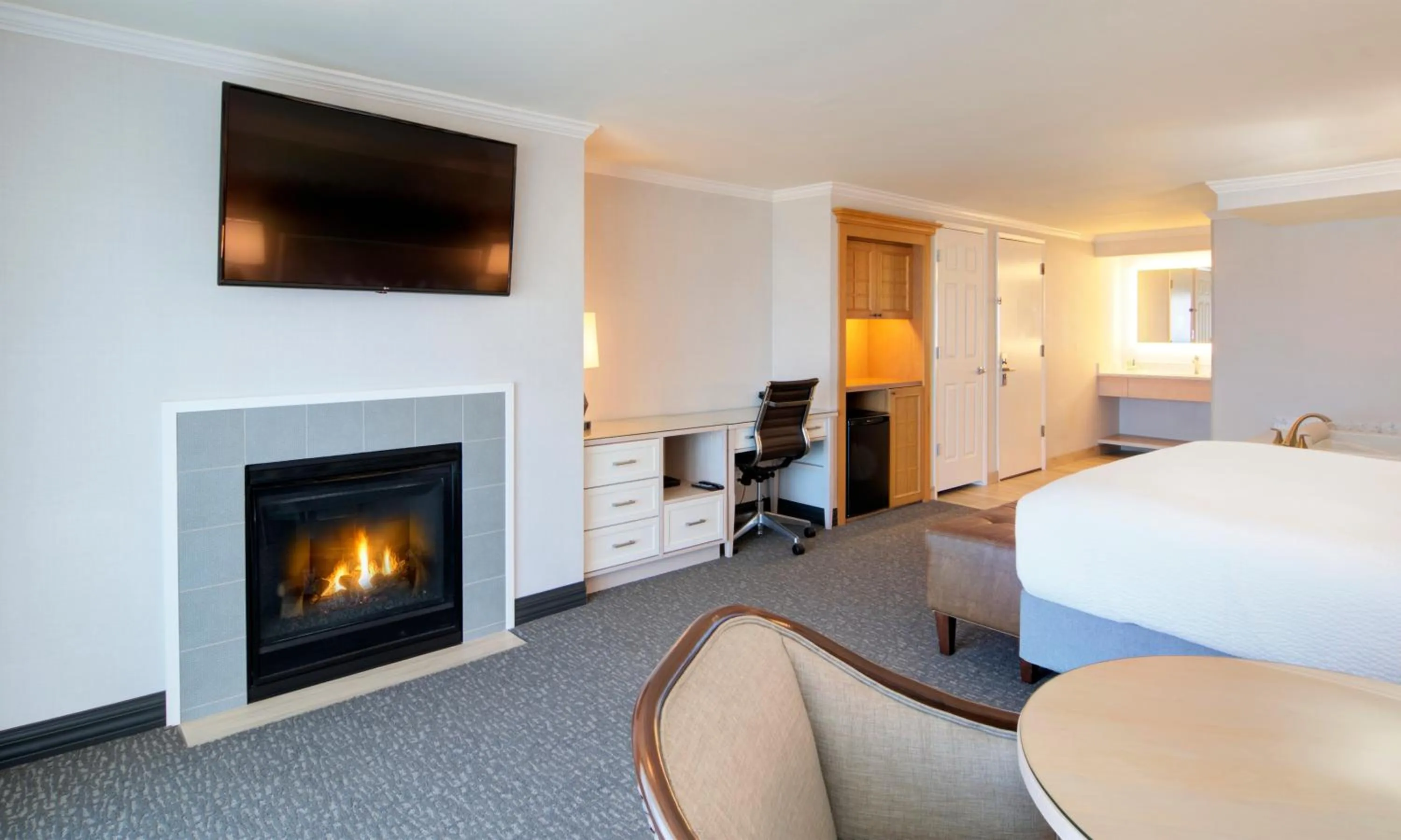 Bed in Hallmark Resort in Cannon Beach