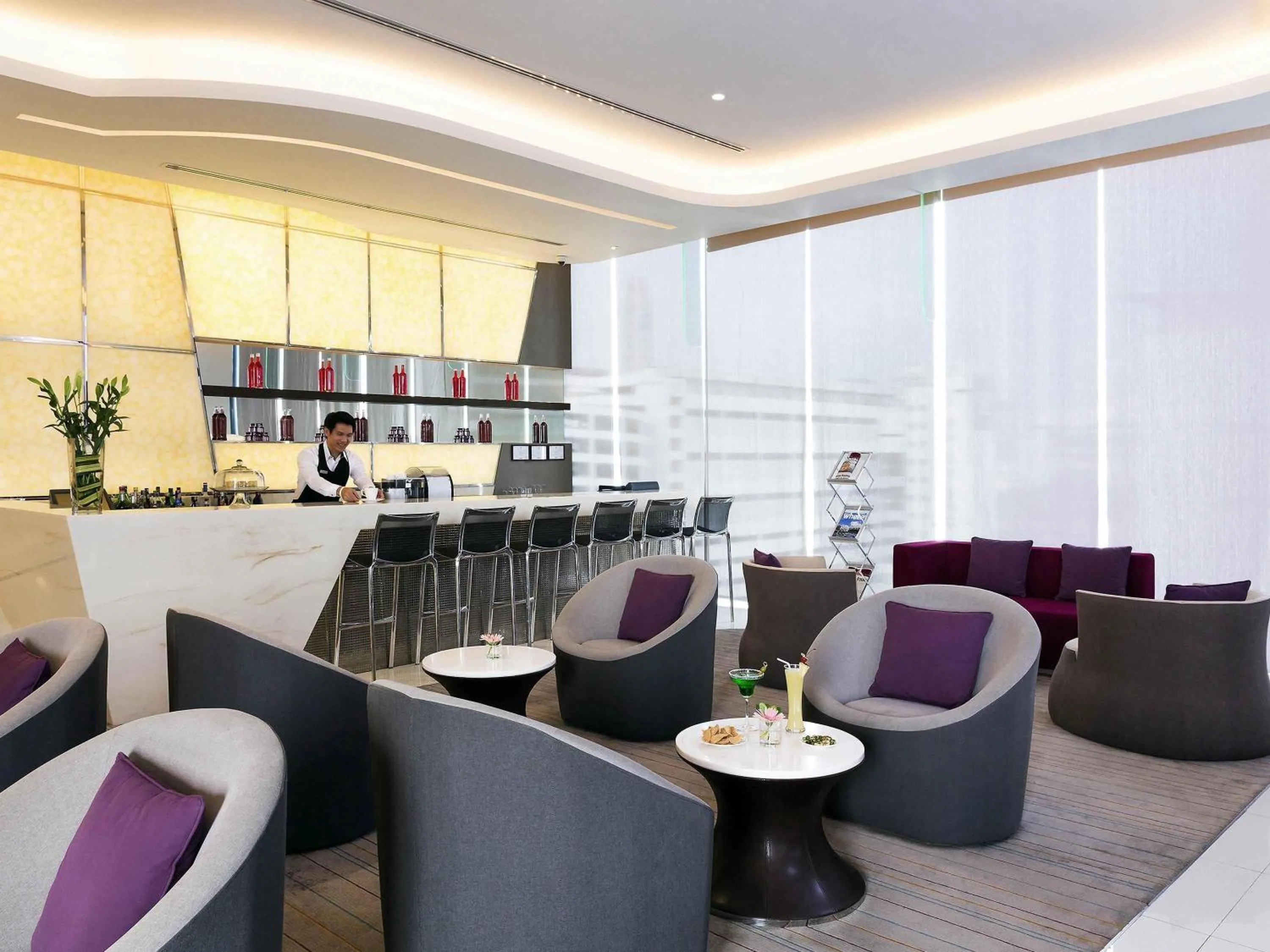 Lounge or bar in Mercure Bangkok Siam