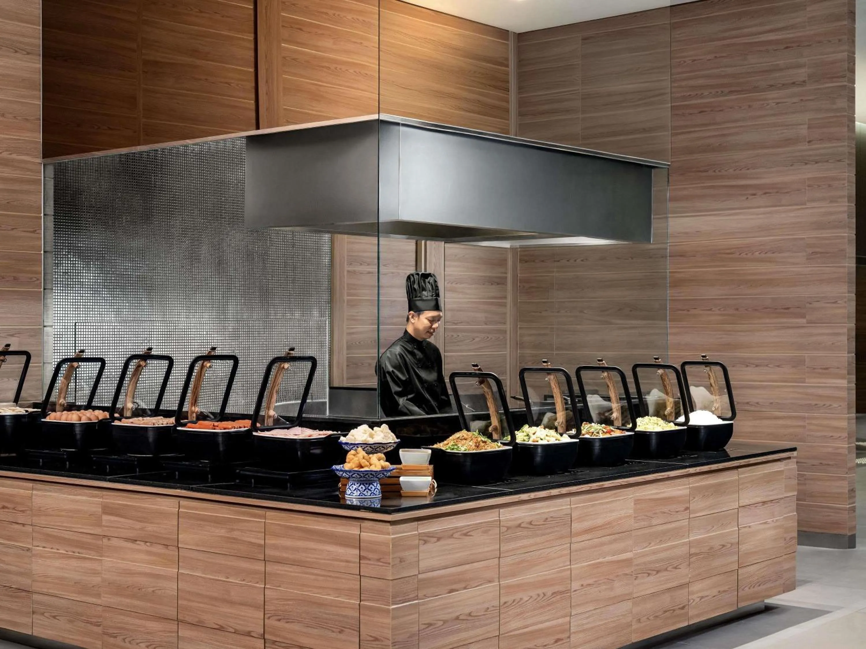 Restaurant/places to eat in Mercure Bangkok Siam