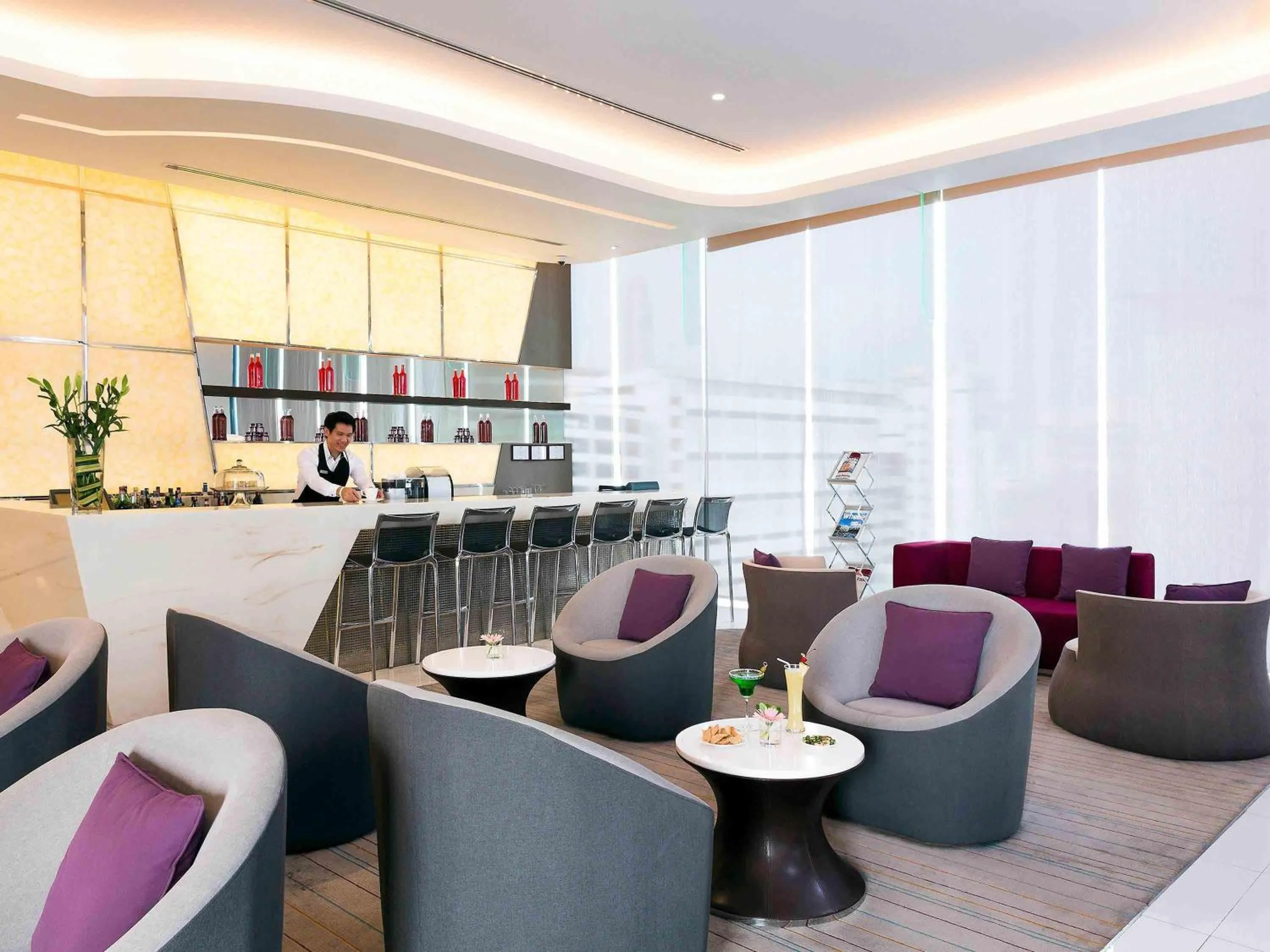 Lounge or bar in Mercure Bangkok Siam