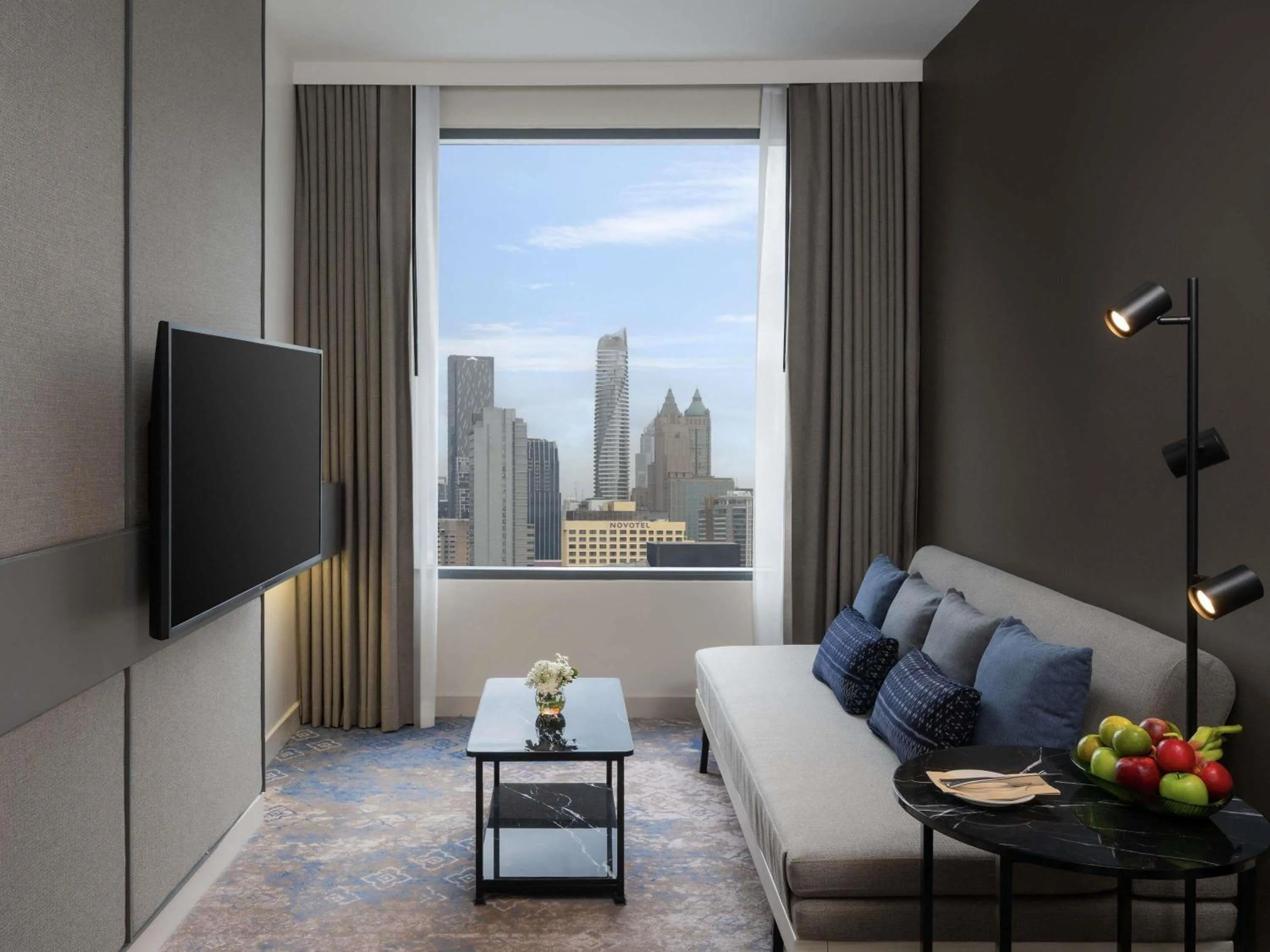 Bedroom in Mercure Bangkok Siam