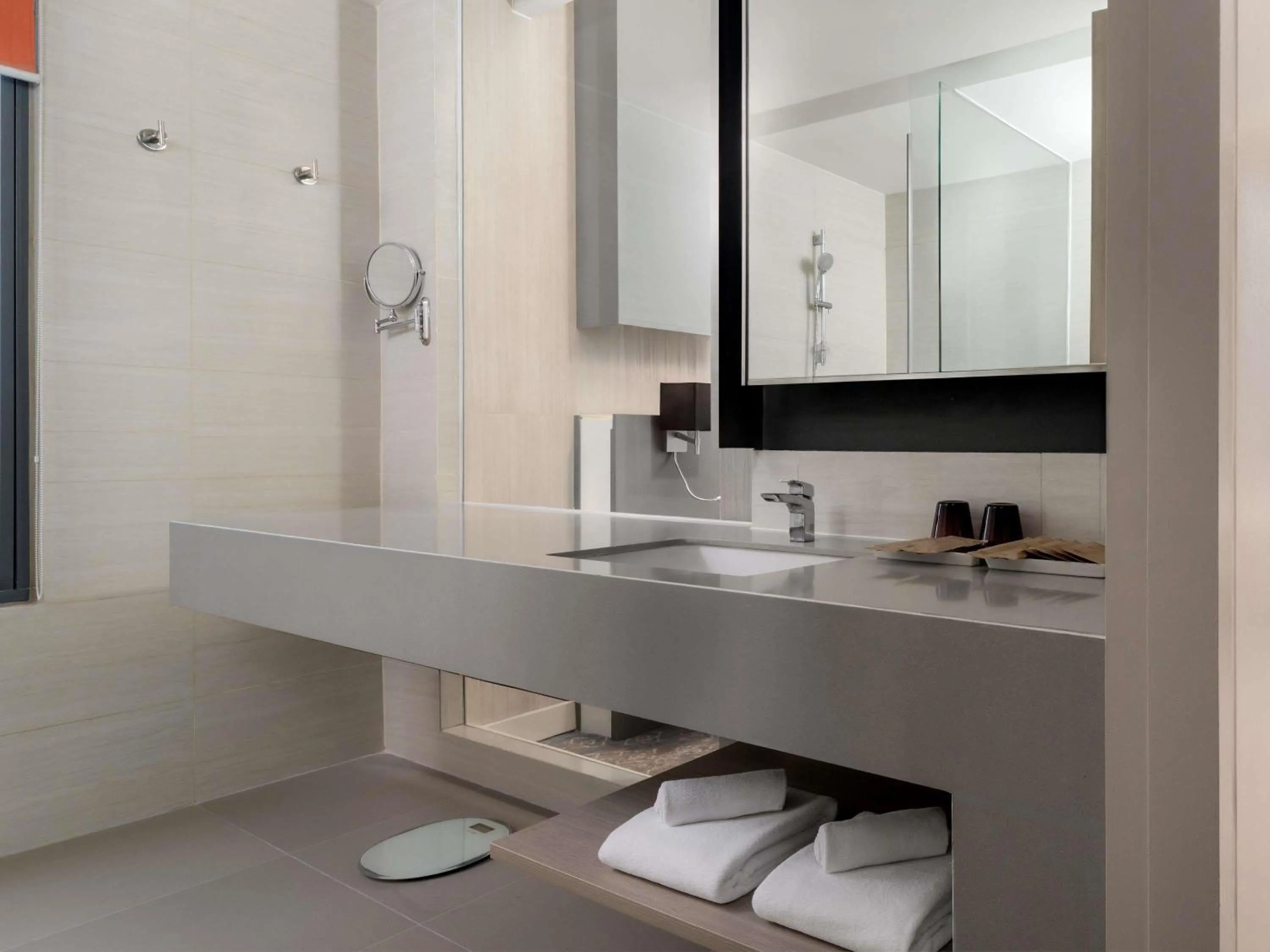 Bedroom in Mercure Bangkok Siam