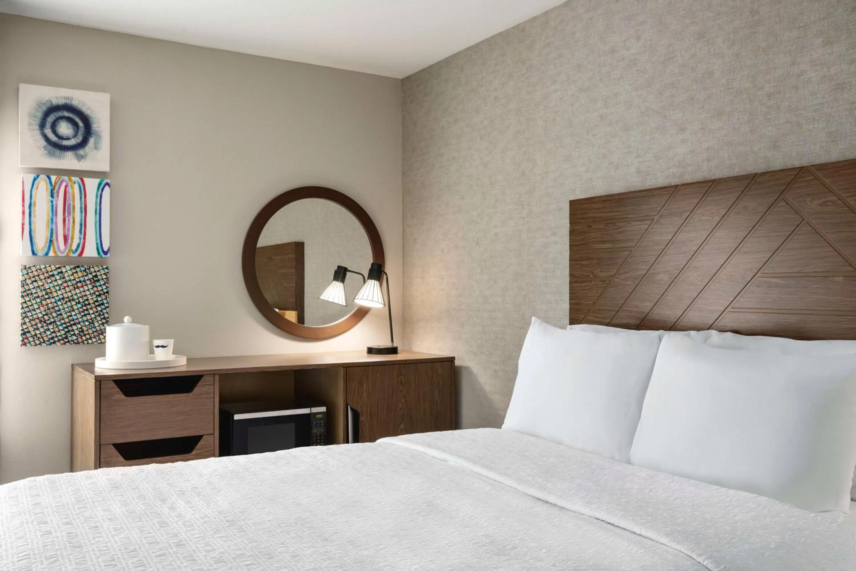 Bed in Hampton Inn Kansas City - Airport