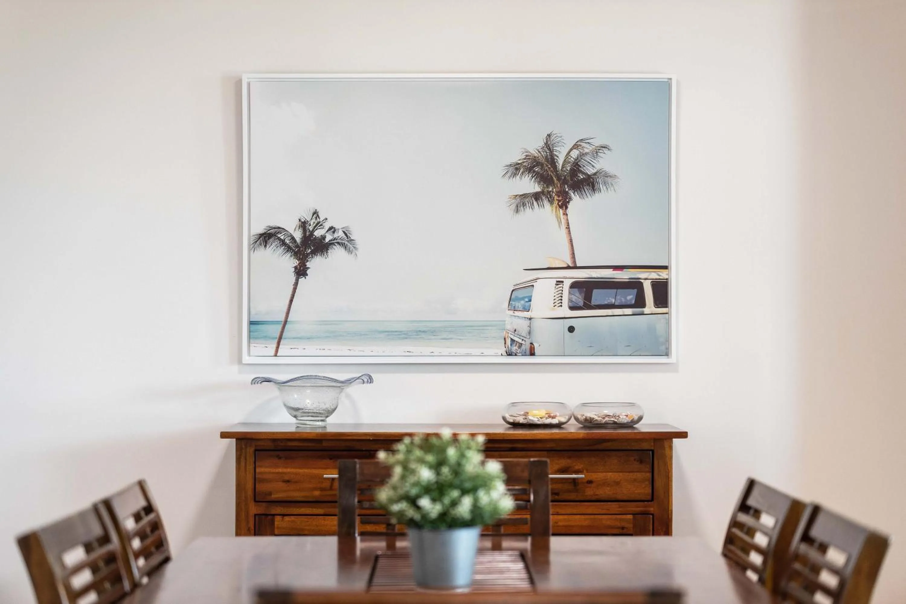 Dining area in Northwind Beachfront Apartments