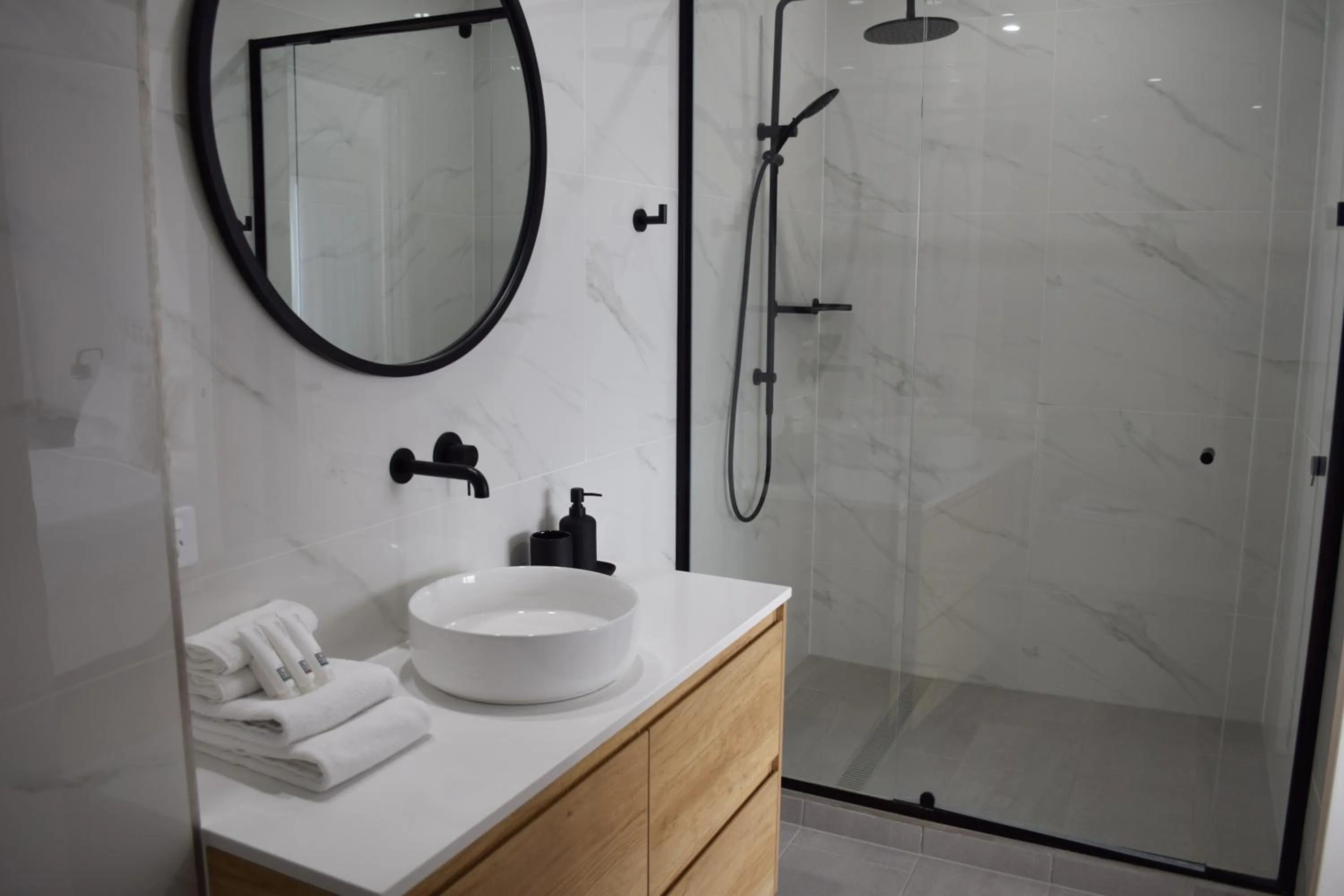 Bathroom in Northwind Beachfront Apartments