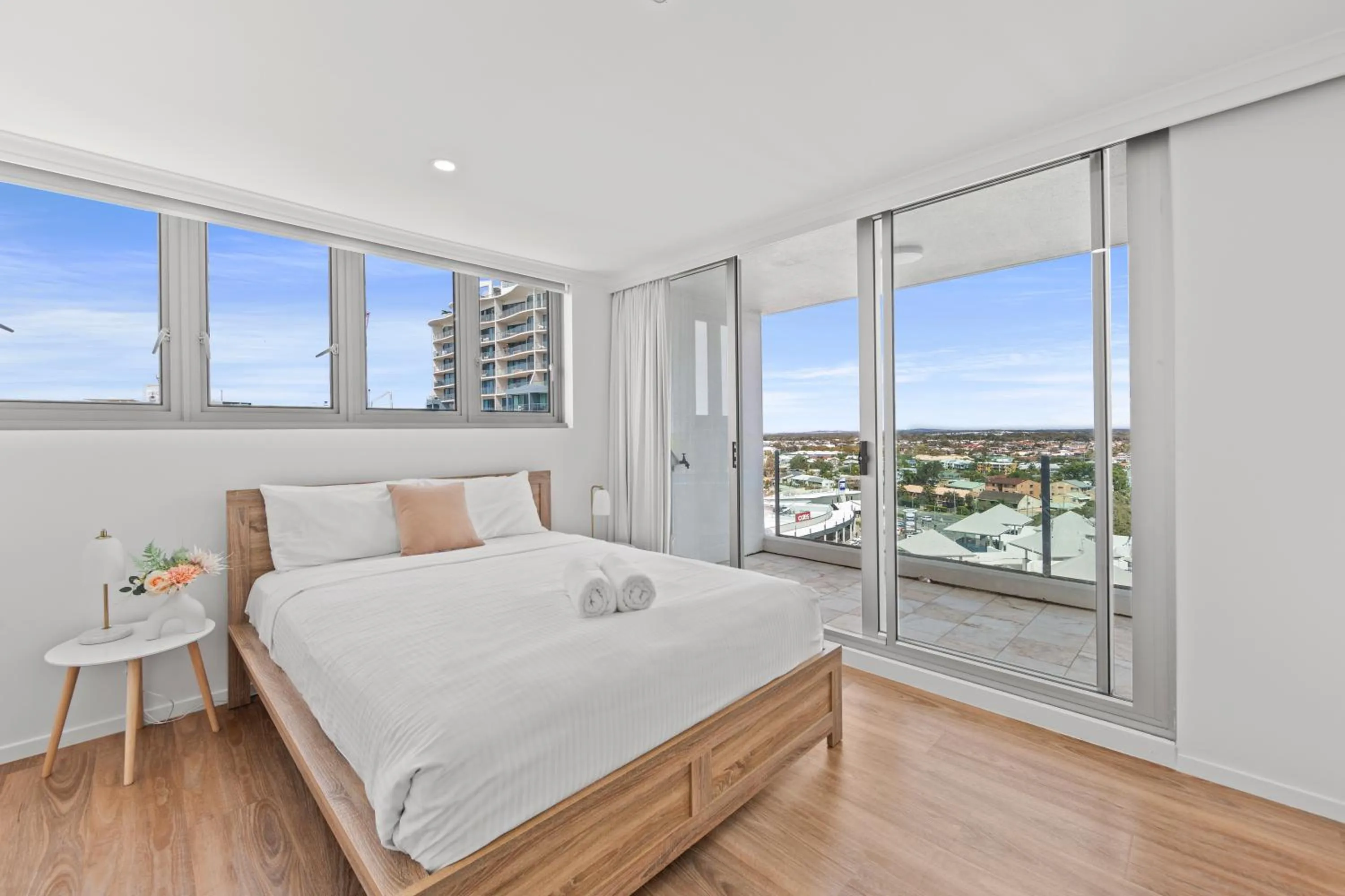 Bedroom, Bed in Northwind Beachfront Apartments
