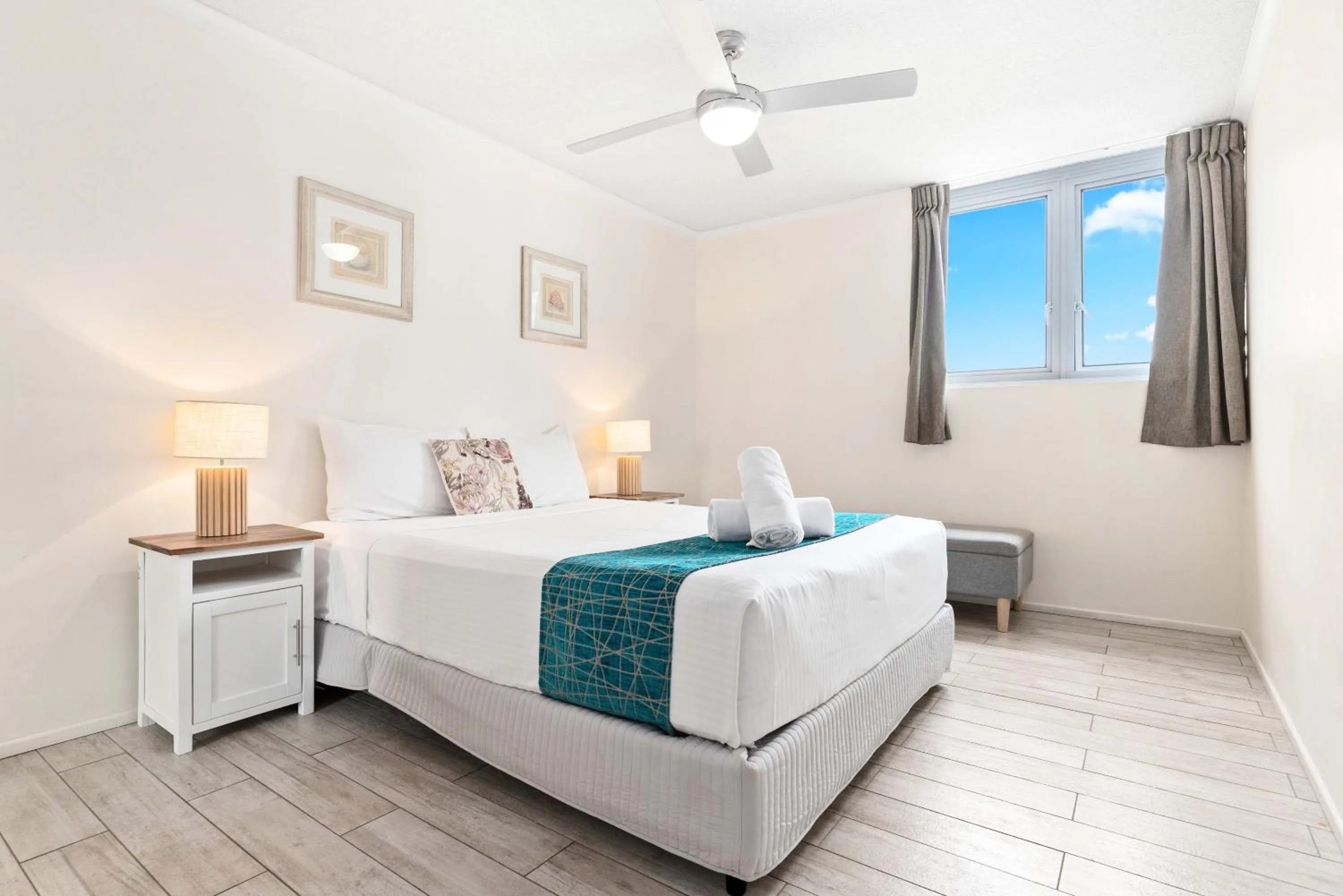 Bedroom, Bed in Northwind Beachfront Apartments