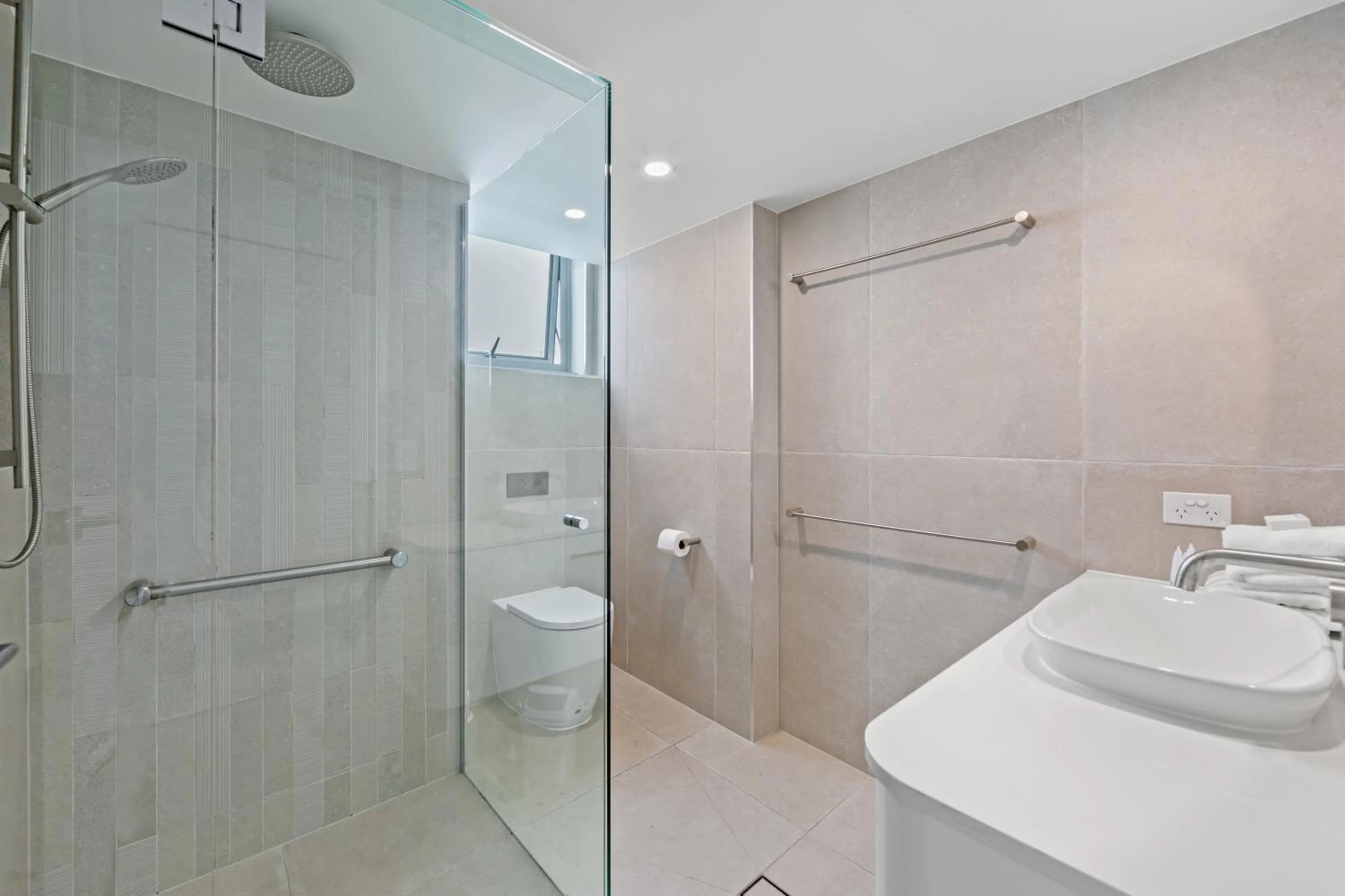 Bathroom in Northwind Beachfront Apartments