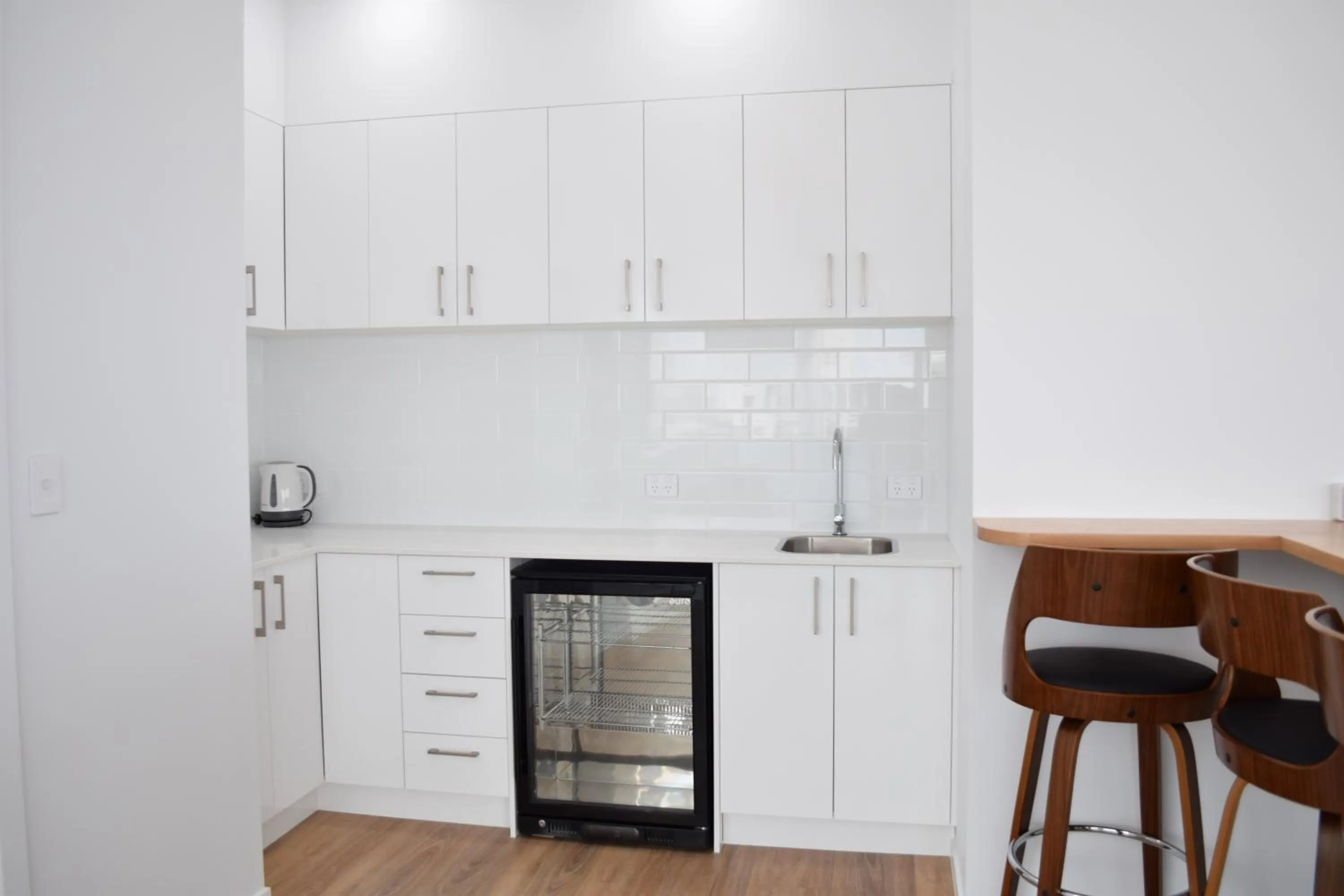 Kitchen or kitchenette in Northwind Beachfront Apartments