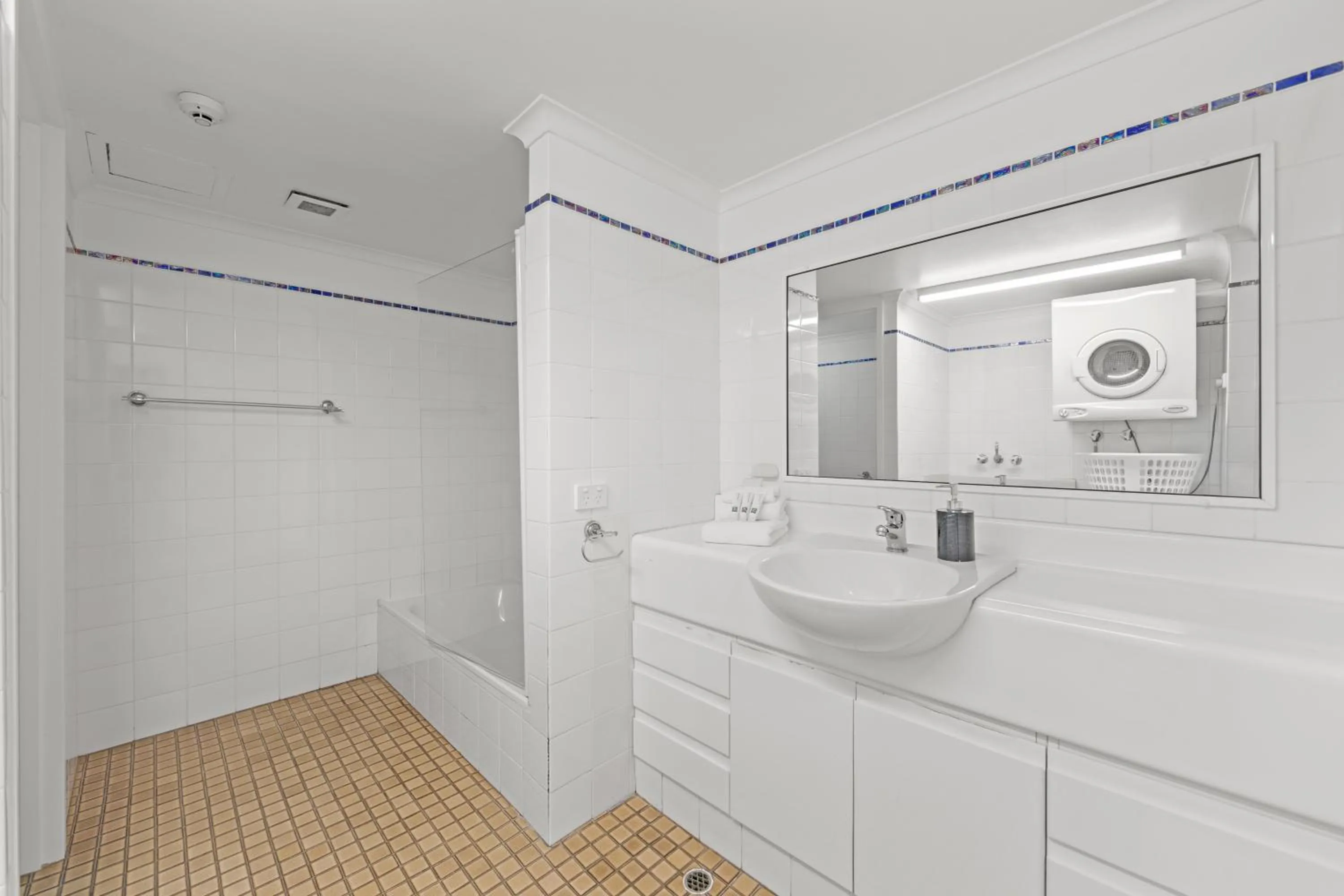 Bathroom in Northwind Beachfront Apartments