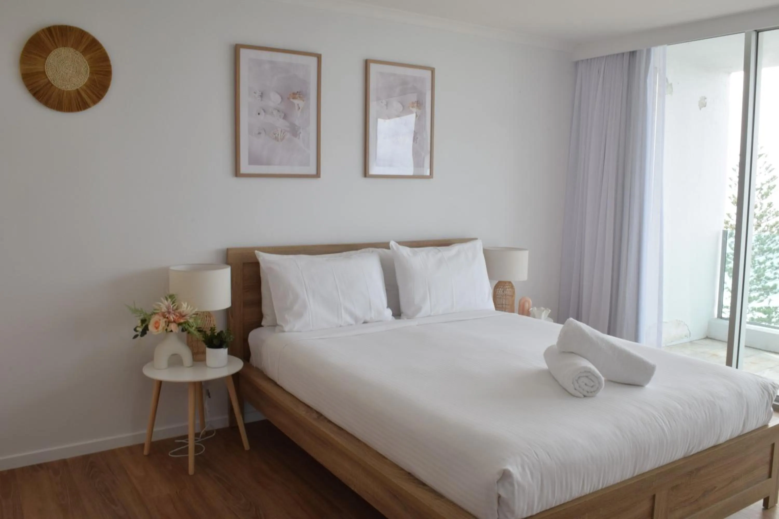 Bedroom, Bed in Northwind Beachfront Apartments