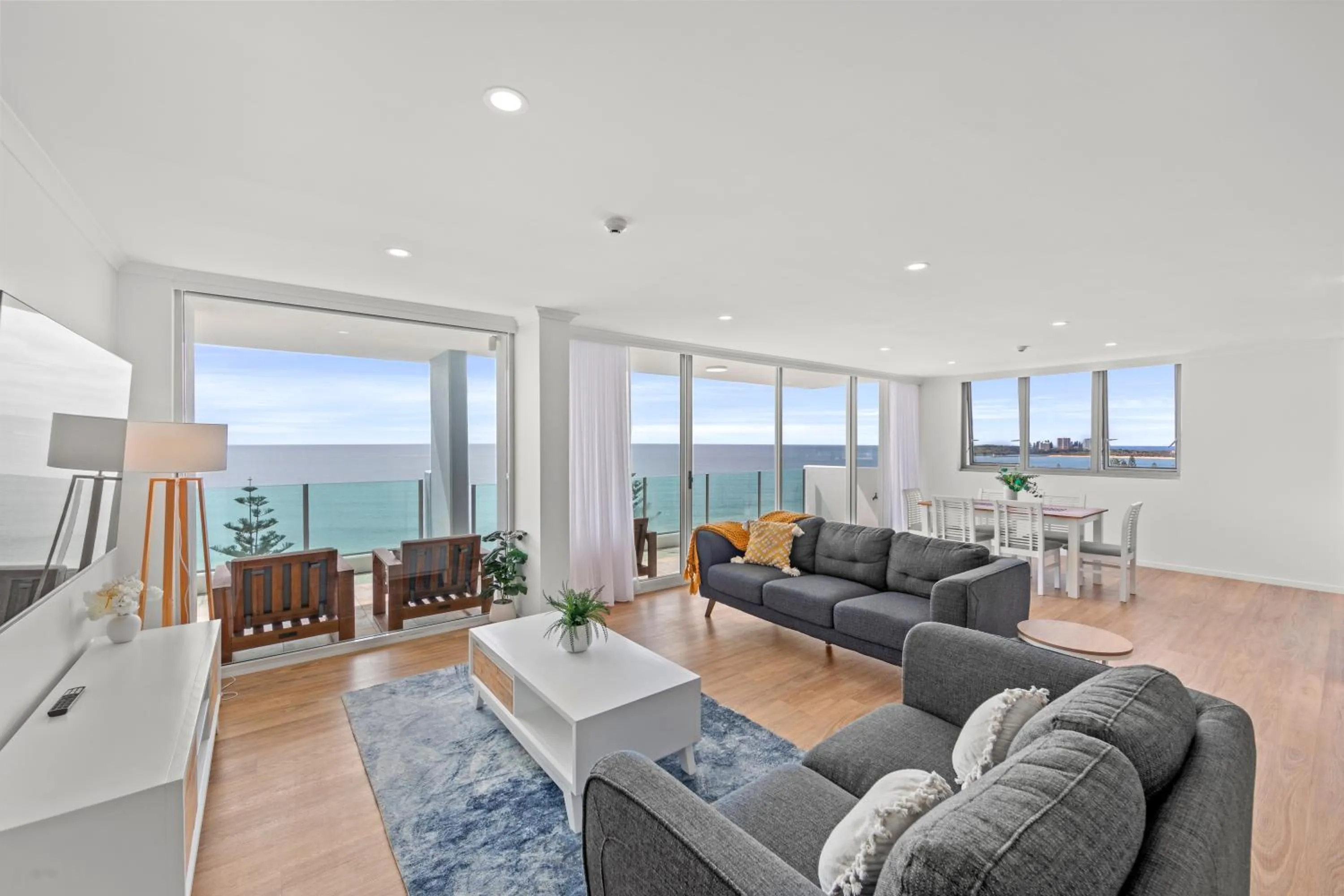 Living room in Northwind Beachfront Apartments