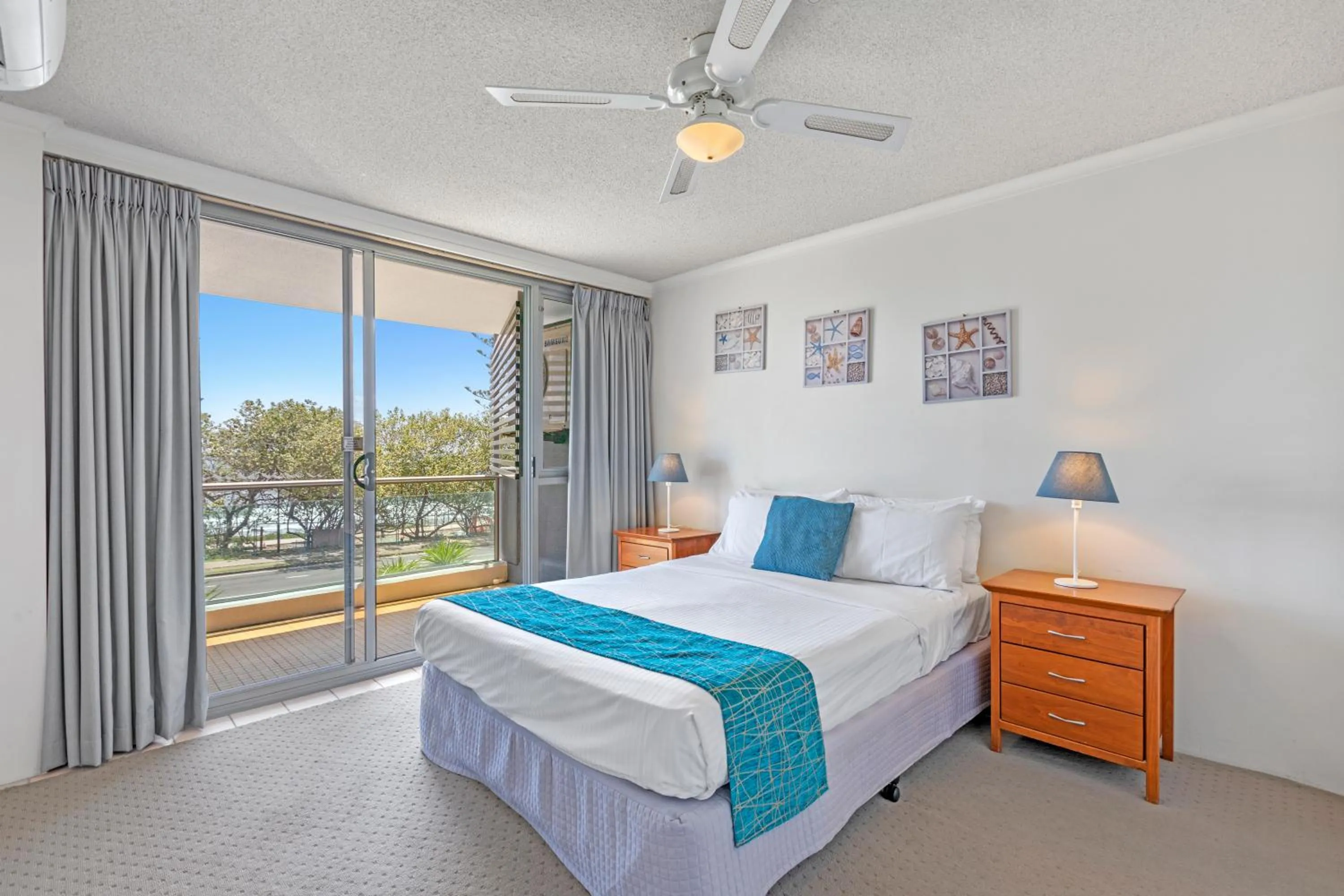 Bedroom, Bed in Northwind Beachfront Apartments