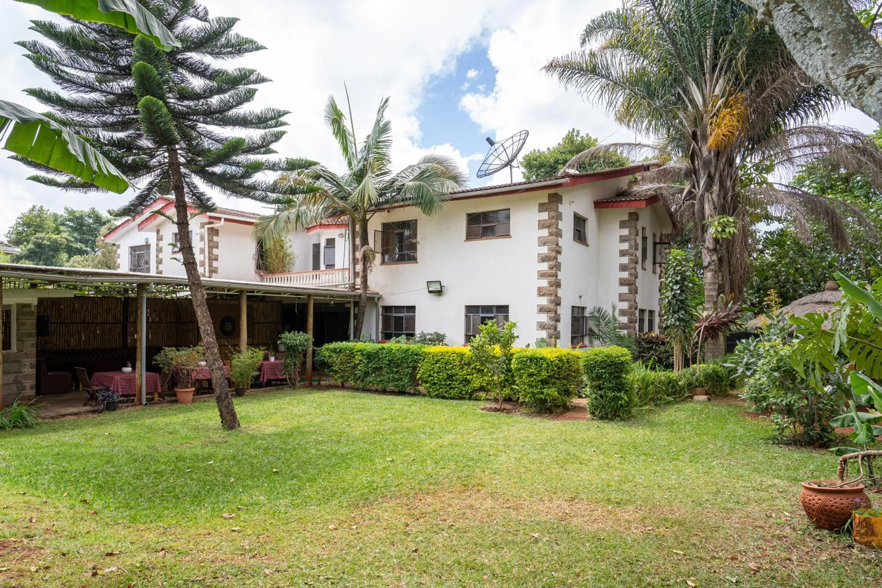 Garden view in Bonsai Villa
