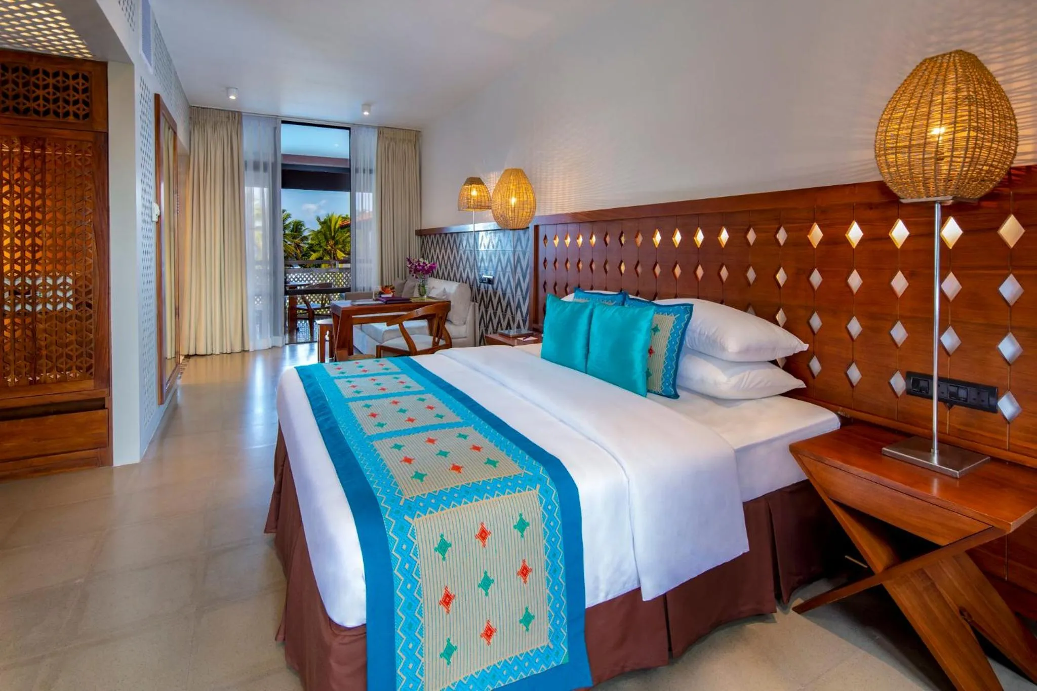 Decorative detail, Bed in Cinnamon Bey Beruwala