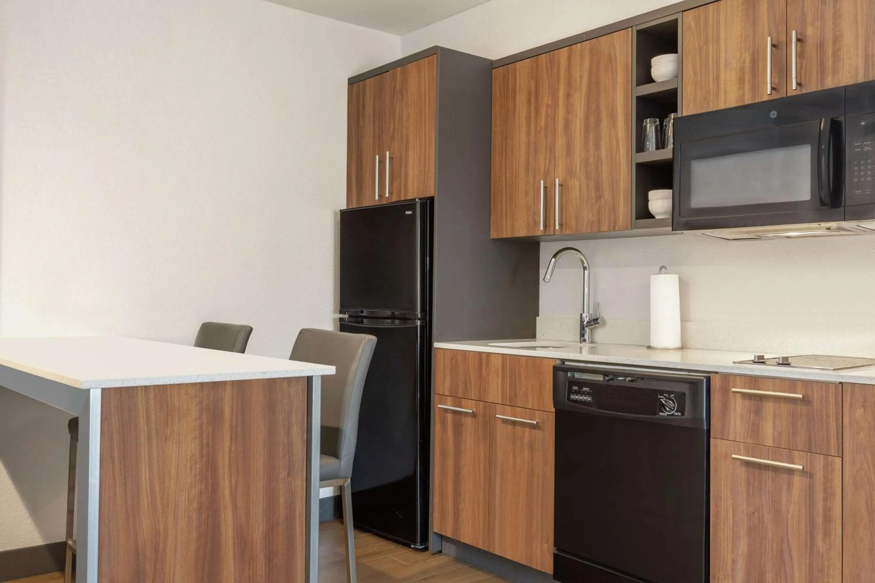 Kitchen or kitchenette in Hampton Inn & Suites Houston-Cypress Station