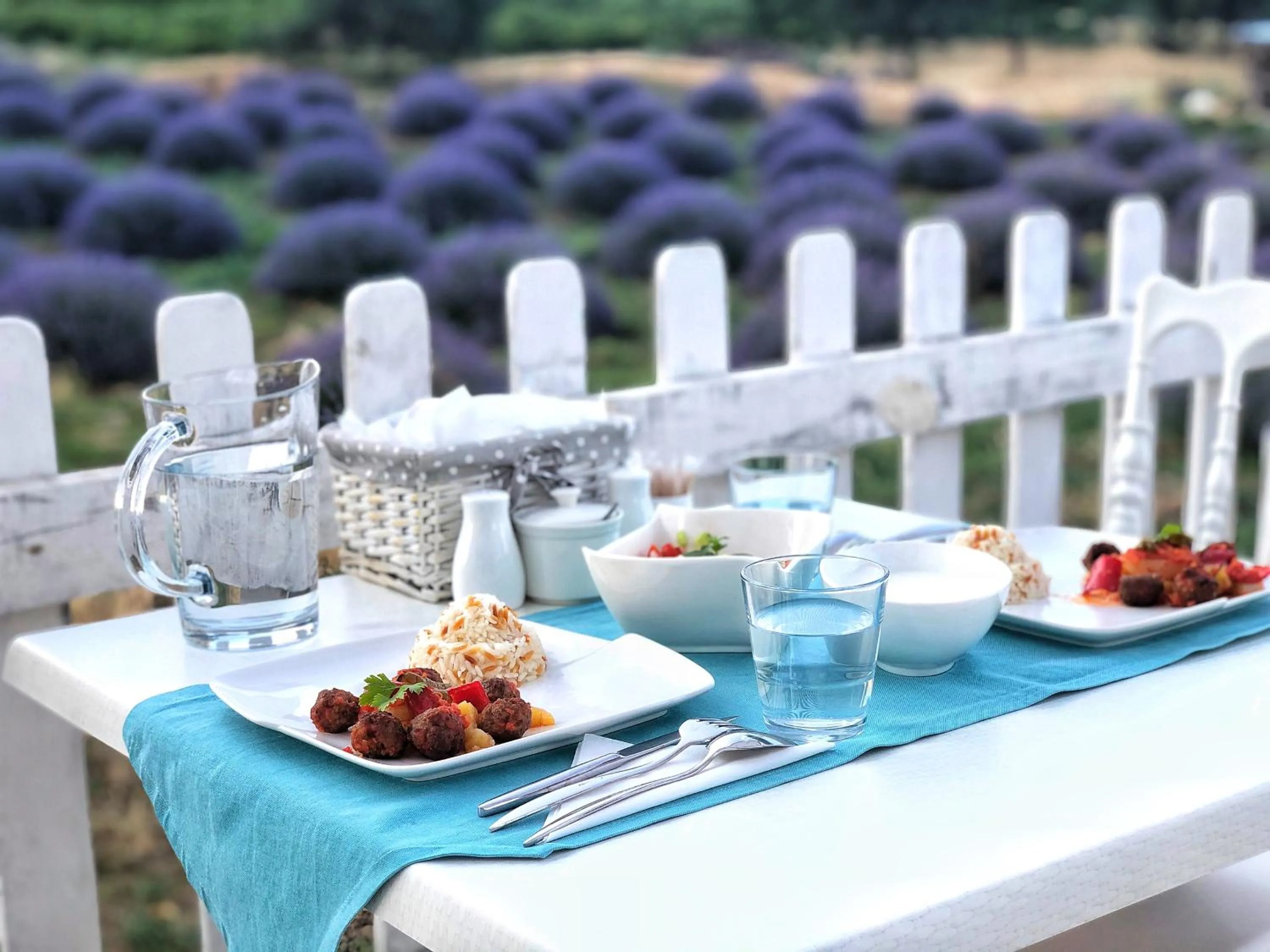 Aliya Konak - Köy Evi ve Lezzetleri