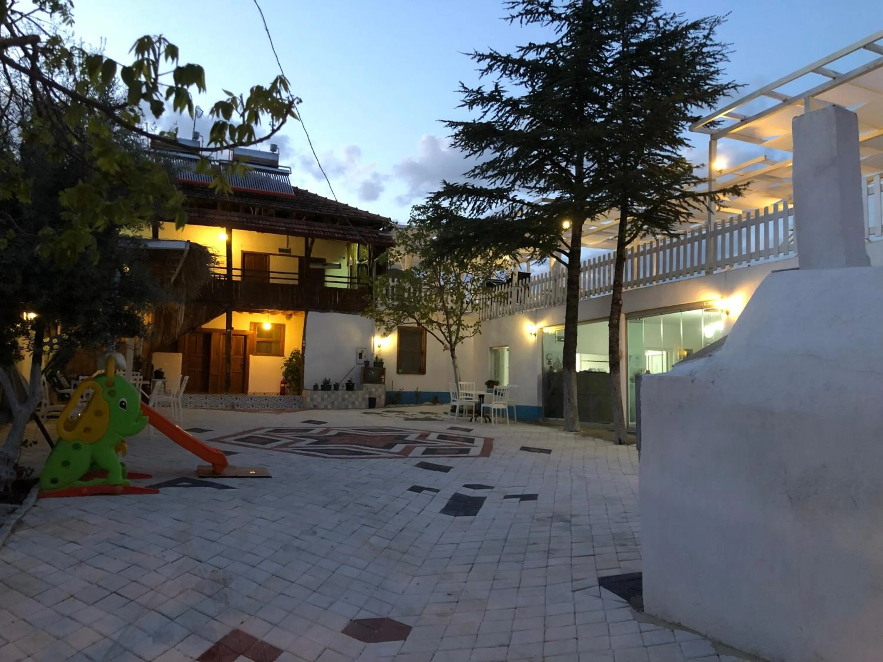 Aliya Konak - Köy Evi ve Lezzetleri