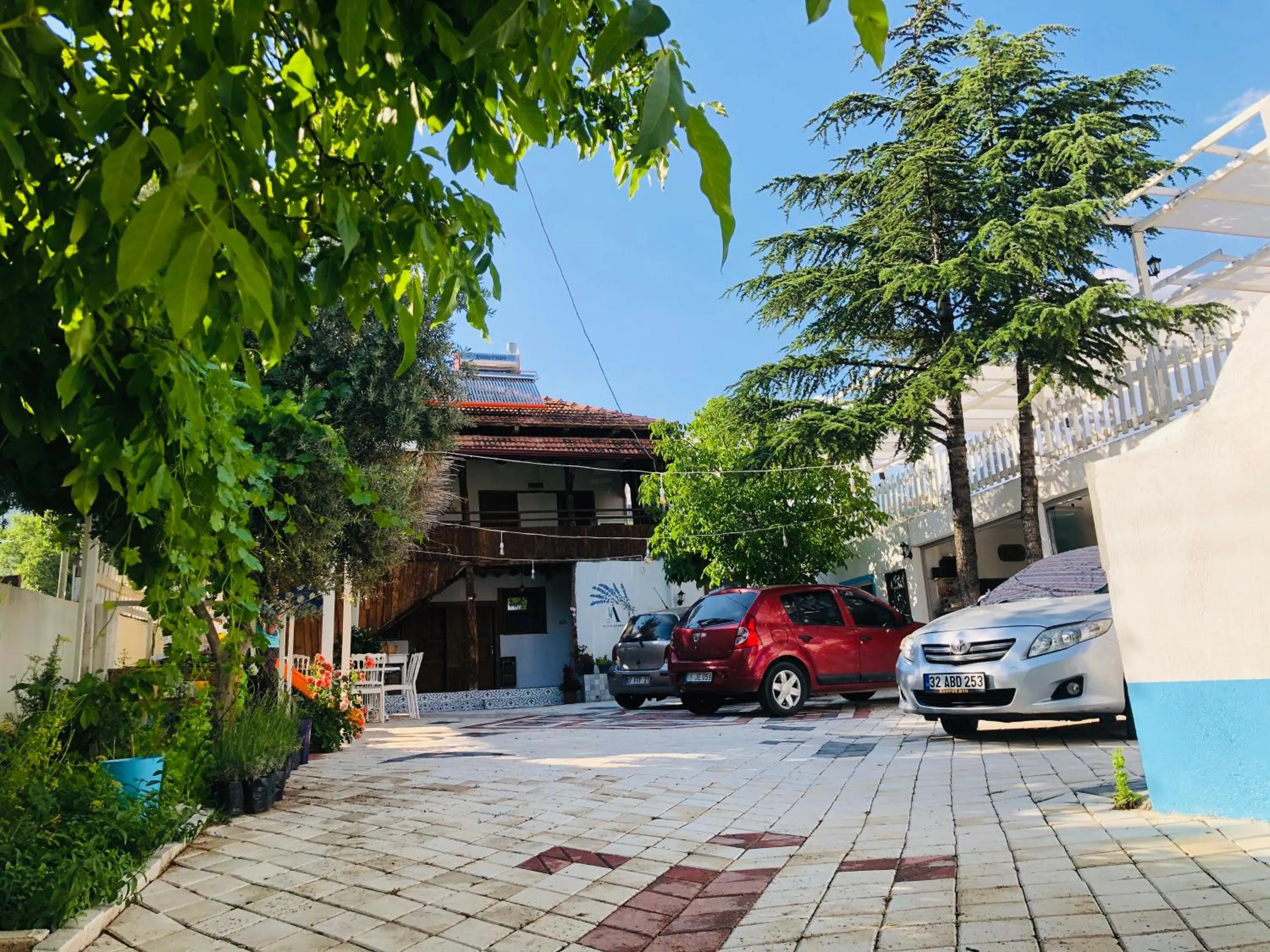 Aliya Konak - Köy Evi ve Lezzetleri