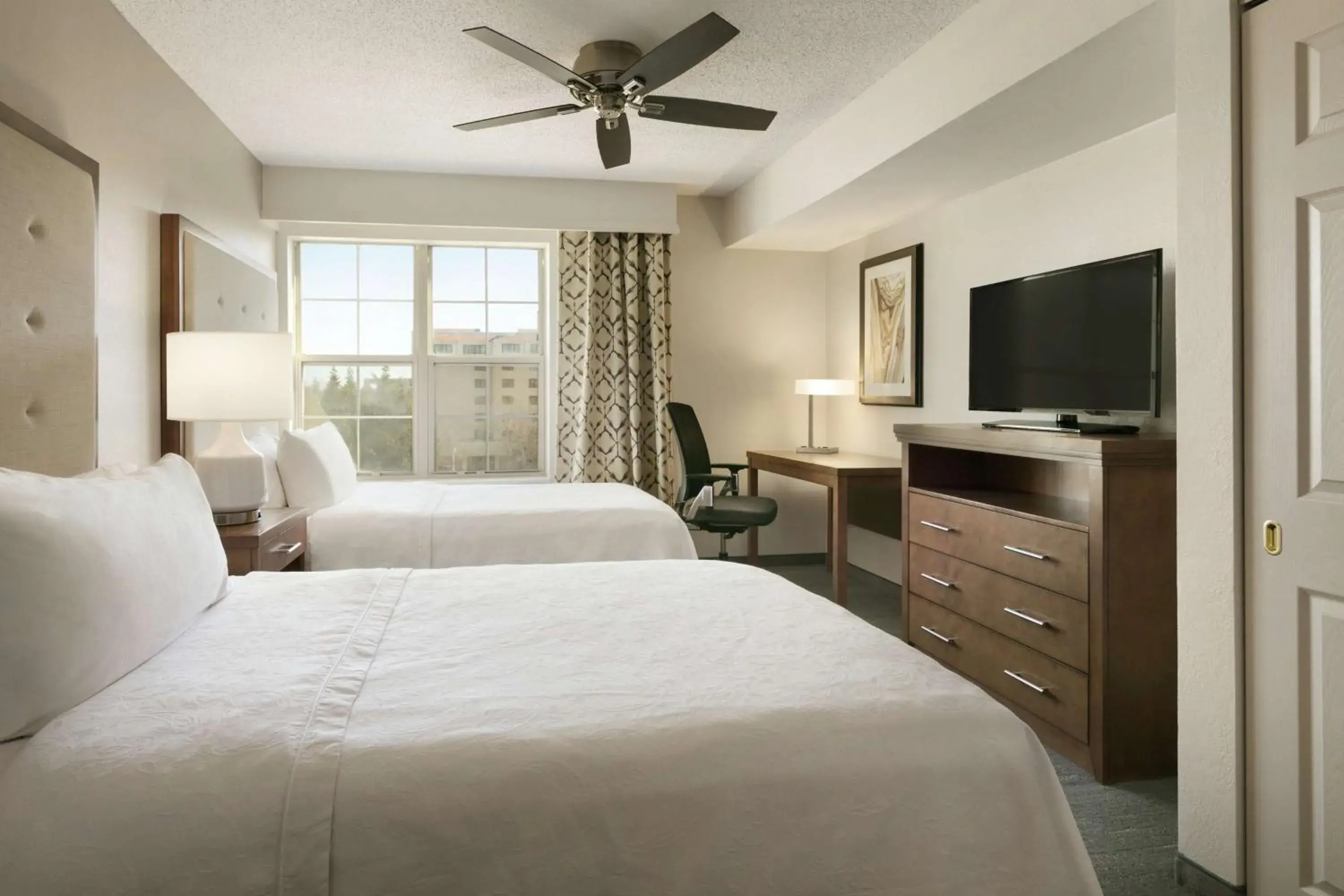 Two-Bedroom Suite with One King And Two Double Beds - Non-Smoking in Homewood Suites by Hilton Kansas City Airport Two-Bedroom Suite with One King And Two Double Beds - Non-Smoking in Homewood Suites by Hilton Kansas City Airport