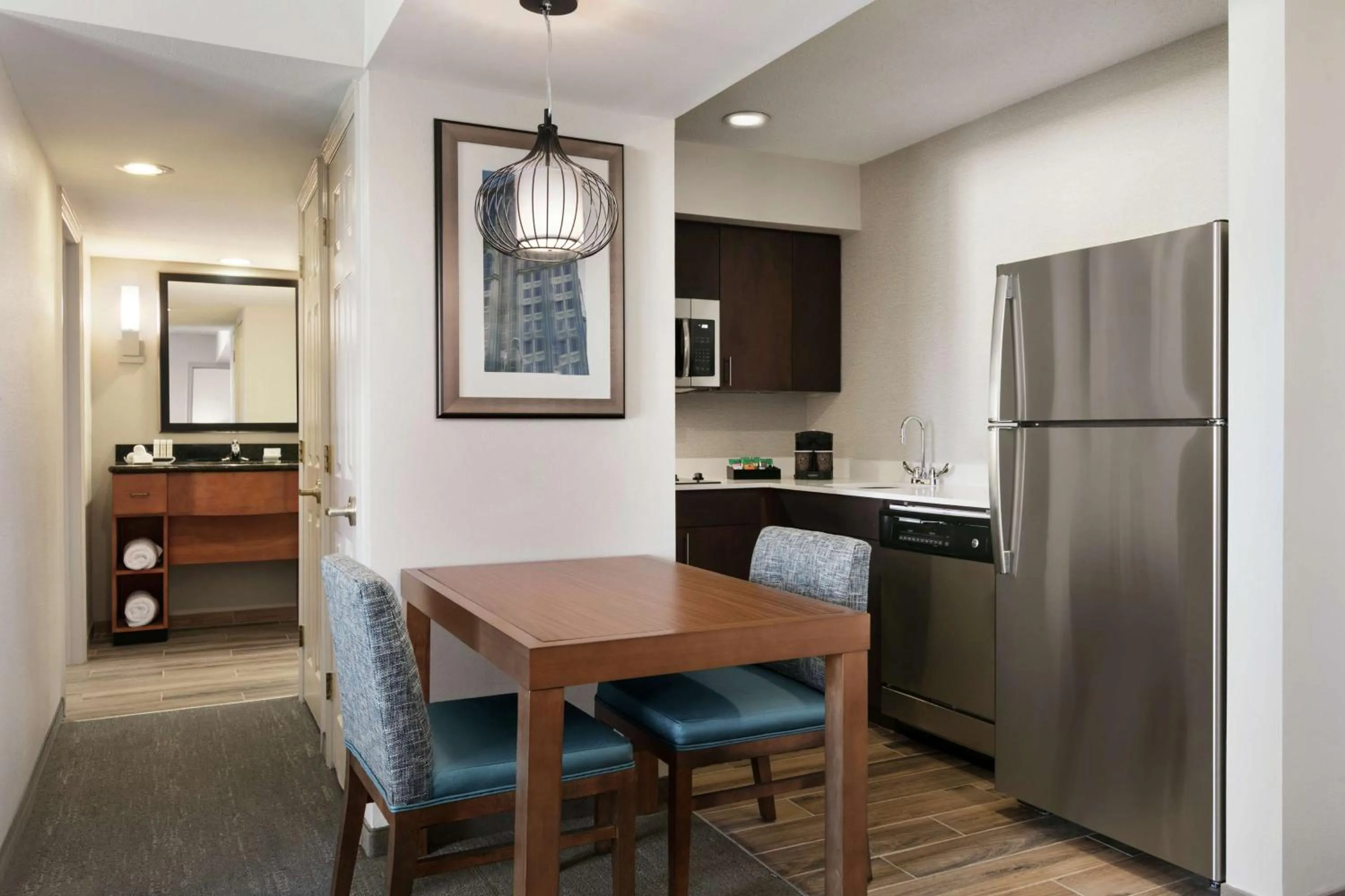 Kitchen or kitchenette in Homewood Suites by Hilton Kansas City Airport
