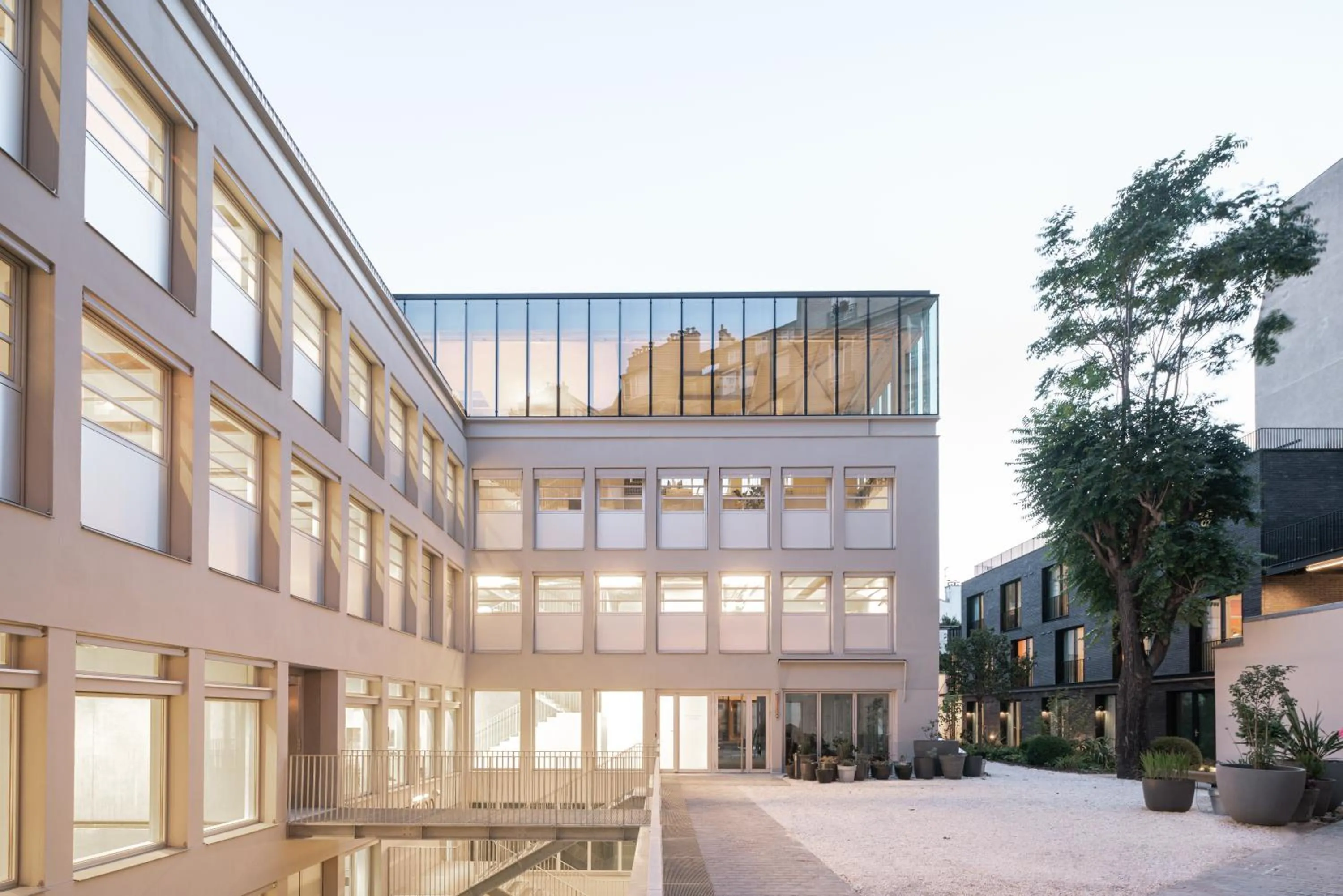 Property building in Deskopolitan House