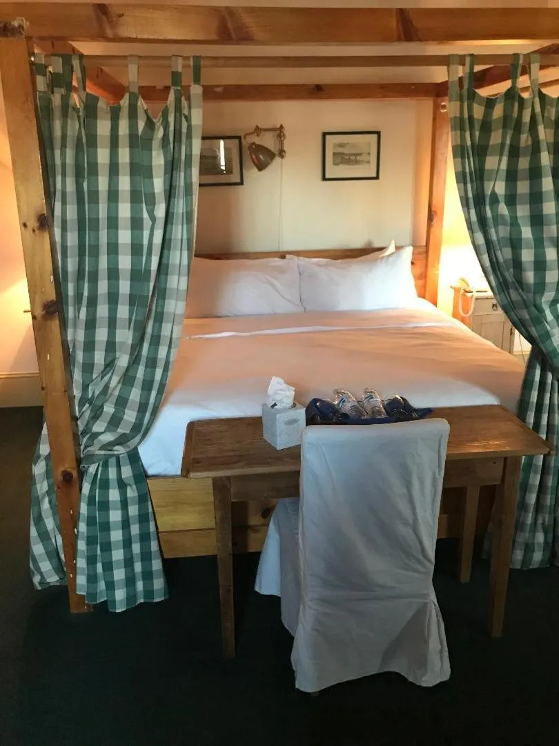 Bed in The Red Lion Inn