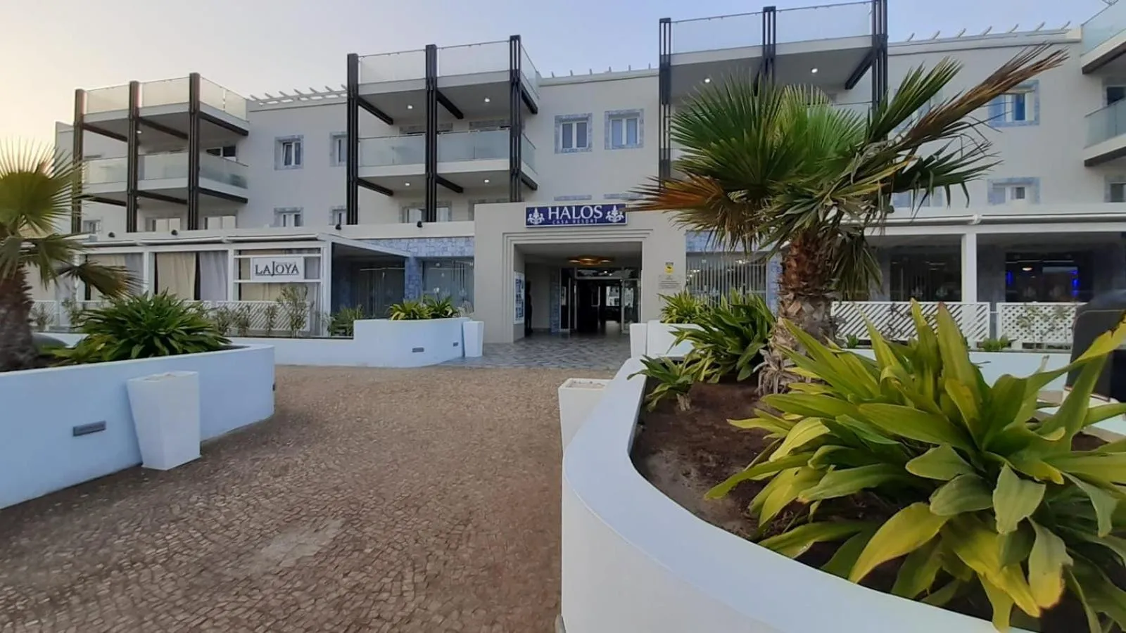 Facade/entrance in Halos Casa Resort